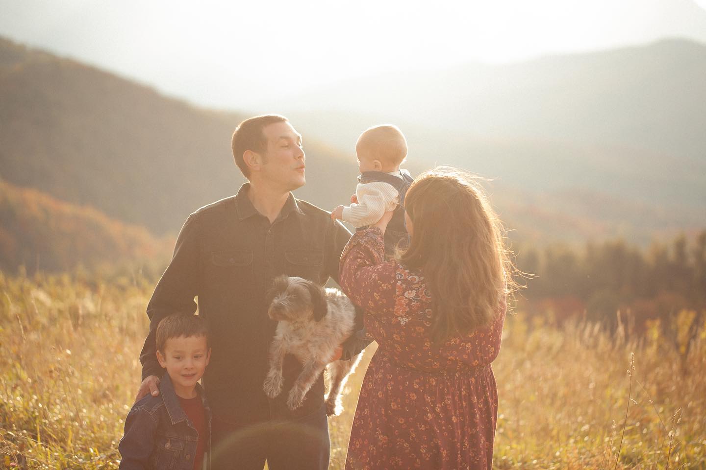 The Giotto Family » Adventurous, soulful, fierce, wild and free. This incredible bunch of humans are so full of love and the best kind of humour. What a magical evening we spent together.🙌🏼✨
··· Our Simply Series™ FAMILY sessions capture your beautiful blossoming family for any occasion, celebration, vacation, or no reason at all. Chasing stunning light and authentic love, these sessions consciously capture the season of your family, now. ···
#cassieleahphoto