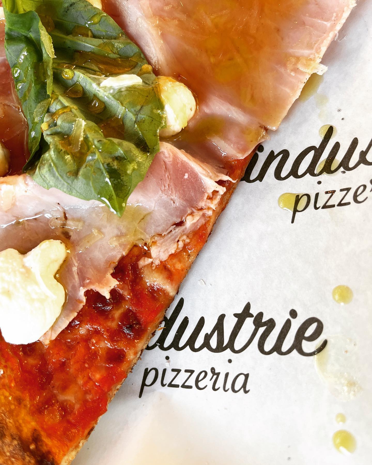 A cheap yet satisfying way to spice up the weekend. Read more in our post on Next Stop: Pizza #williamsburg #brooklyn #nyc #pizza #pizzatour #staycation #lindustriepizzeria