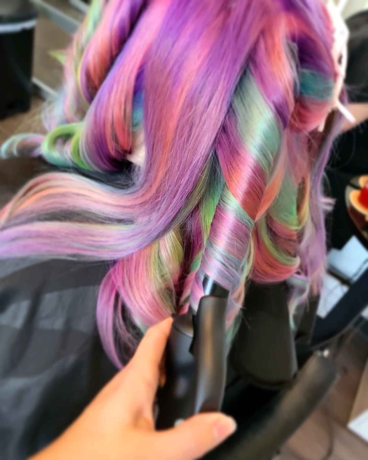 7 things you NEED to know about your hot tools!
1. TEMPERATURE: if you have thin, fine hair your temperature shouldn't go over 300°. Average hair 300°-350°. Thick/coarse hair 350°-450°.
2. You should ALWAYS use heat protection!
3. Don't let the iron sit on your hair too long. Whenever I'm curling my hair, I keep touching the hair thats on the barrel..if its too hot for your finger, it's too hot for your hair..take it off!
4. After you're finished curling your hair, let your hair cool off and set before you comb through, it'll last longer.
5. If your flat iron or curling iron has scratches, dents or chips on the plates, its time to throw it away and upgrade! Itll have uneven distribution of heat and damage your hair.
6. If you have hairspray buildup on the plates, clean it off! Use a damp cloth and wipe your irons while its still hot, just be careful!
7. When you want big romantic waves, use thicker sections of hair. When you want tighter curls, use smaller sections of hair.
Were there any tips you didn't know about? Comment below and let me know!