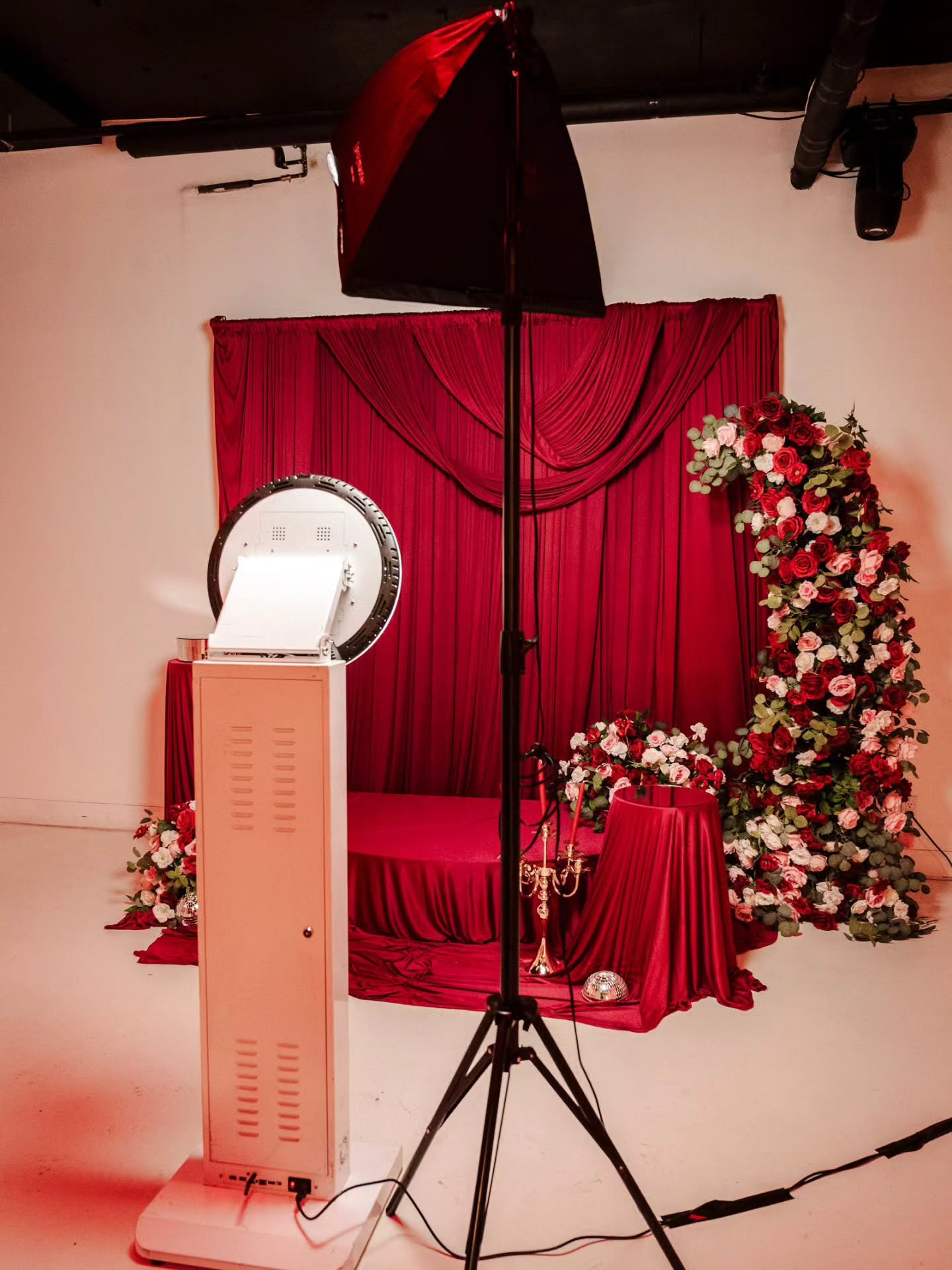The ultimate @glitzetglamor party experience is not complete without a photobooth moment.
@viralcitybooth ALWAYS delivers! π«ΆπΎπΈβ¨οΈ
Swipe β‘οΈ to see the joy! π
#PhotoBoothFun #EventVibes #PartyEssentials #CaptureTheMoment #memoriesmade