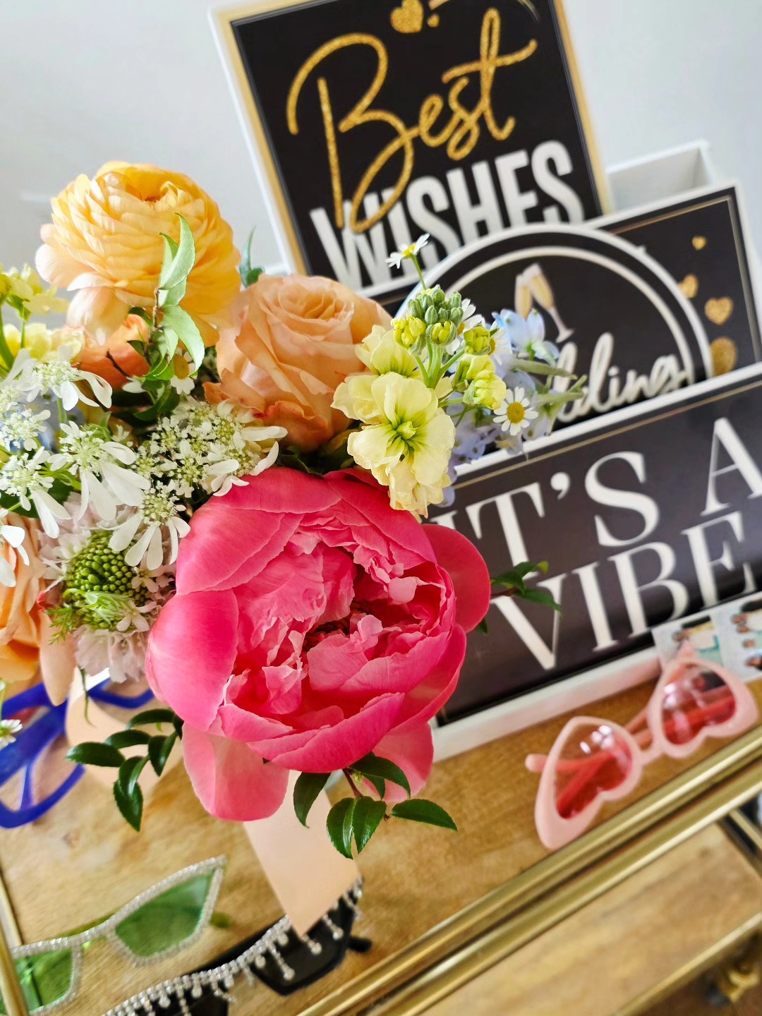 Our photo booth is a VIBE!!!
Cheers to an amazing couple Erynn + Zack = ❤️
@erynn.mags
@z_farrell
@whiteaspencrative
@gwynrider
@posie_shoppe
@juliadukephoto
@curated_eventrentals
@swigandstone
@twistedpeachmobieebar
@fliplopsunds
@moments.of.forever
@adventureboxphotobooth
@central_oregon_wedding_assoc
@pnw_wed
@jysphotoprops
#weddingvibes #classyprops #fun #joy #love #flowers #photoboothcentralotegon #luxury #cute #weddingplanners #uxurybooth #party #photobooth #funprops #kissme