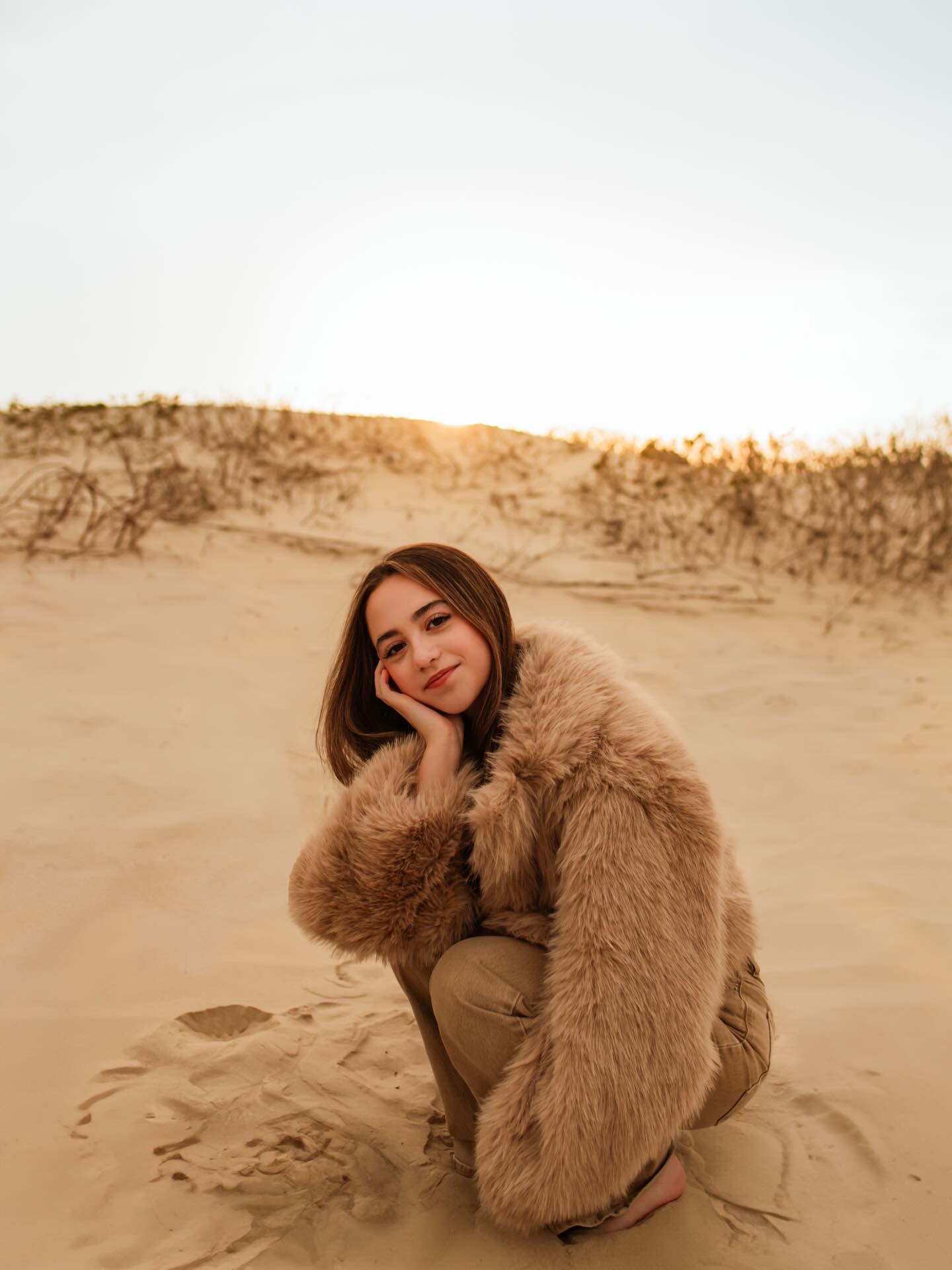 Graduation session at the beach? Yes please!! 🎓
Can we get a round of applause for miss Sadie! She is the absolute cutest, I loved seeing her get comfortable in front of the camera and capture all of her radiance! ☀️
So obsessed with every shot, all need to be put on the cover of vogue like yesterday!!