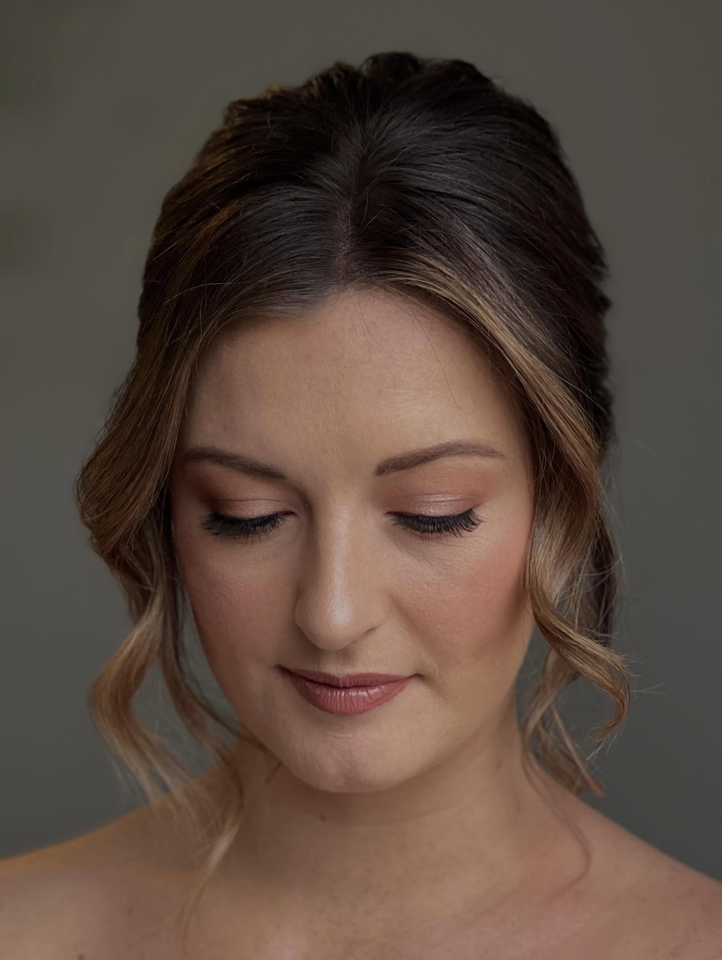 Bridal trial day 🤍 Perfecting the look so everything feels effortless on the wedding day.
Artist Brittney
Stylist Haley