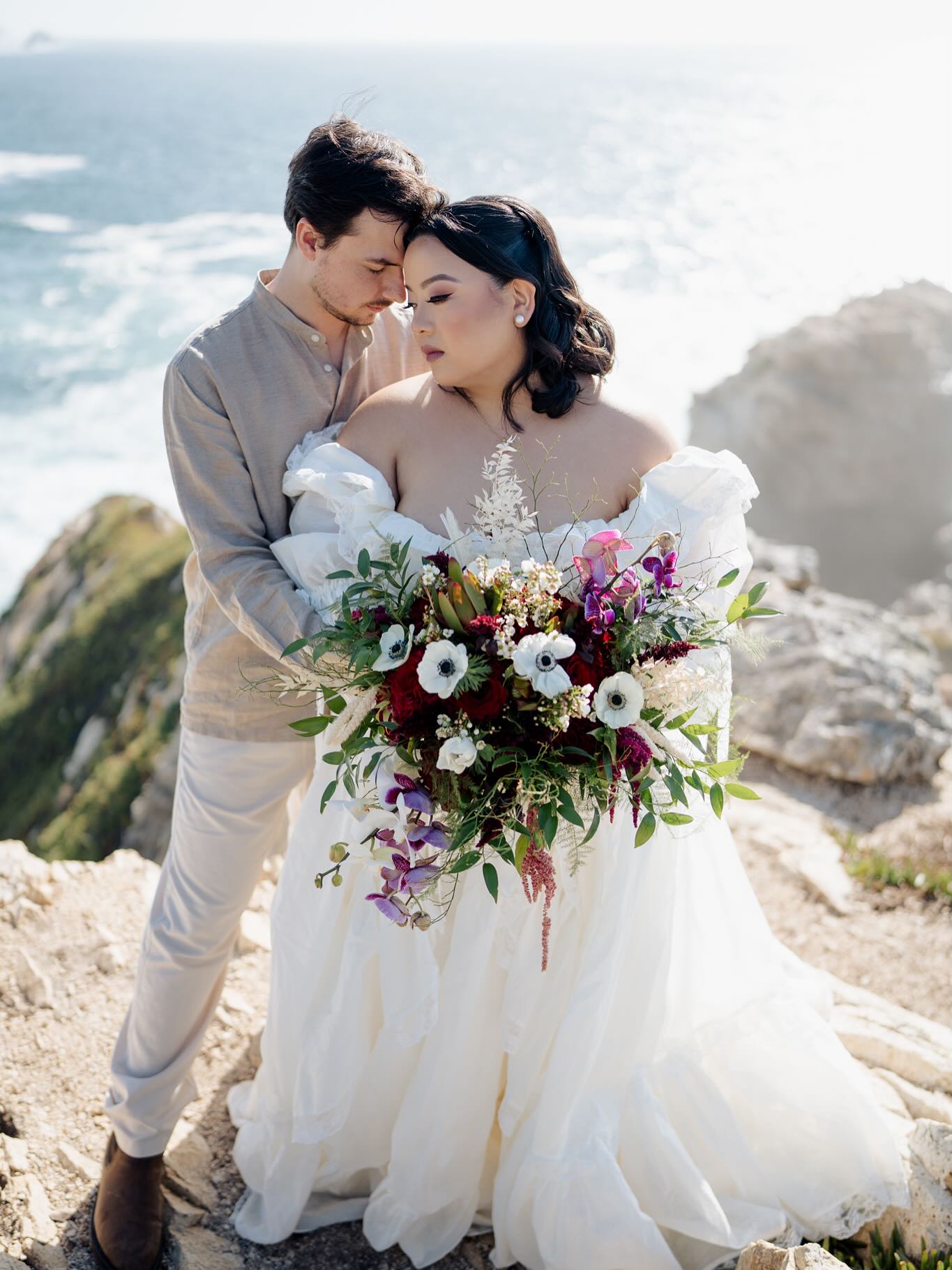 Some gorgeous photos from a Big Sur elopement this week. Thank you @northrimphotography for capturing my floral art..