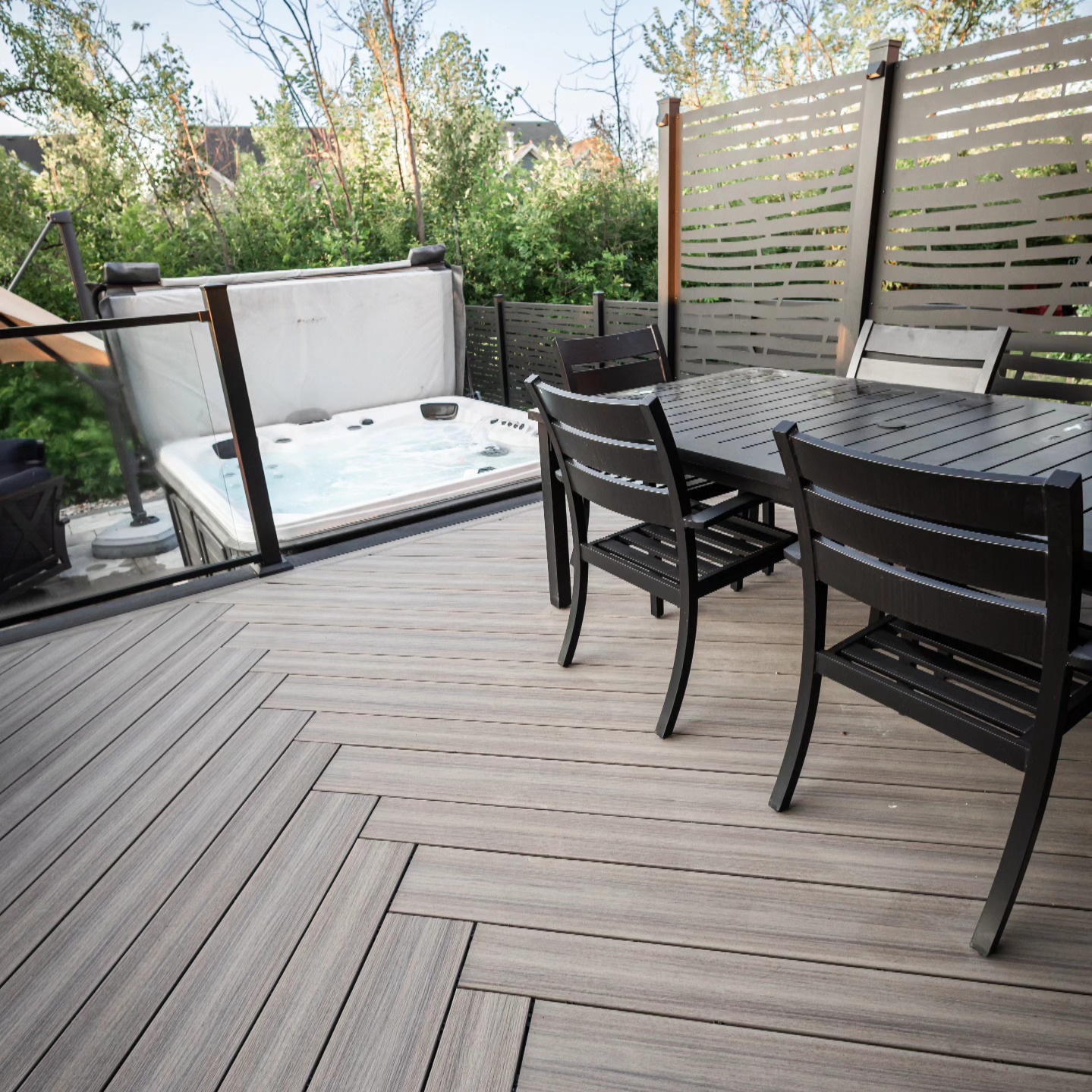 Warmer weather has us dreaming of springtime on the deck! ☀️ Whether it's morning coffee or evening BBQs, your perfect outdoor space is just around the corner. Let’s start planning now so you’re ready to enjoy every moment this spring!
#SimcoeDecks #SpringVibes #OutdoorLiving #DeckDesign #BlueMountains #Thornbury #Collingwood #BackyardGoals #CustomDecks #DeckSeason #GetOutside #CanadianMade