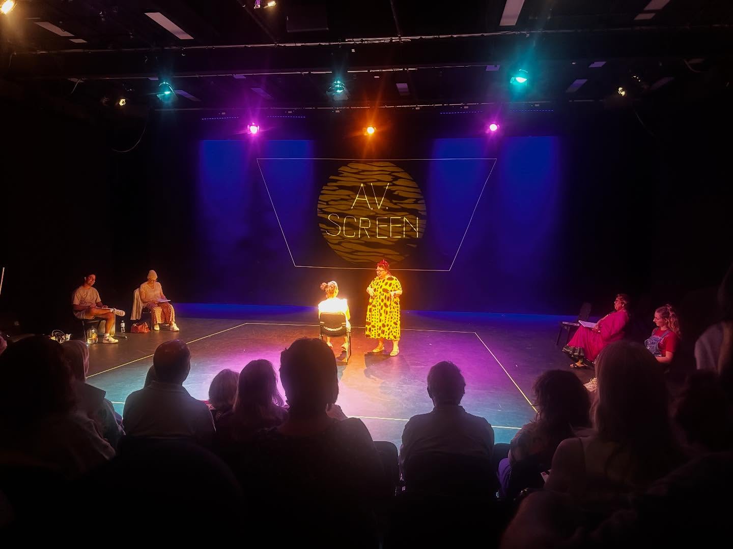 Checking out the moved reading of Supakind - a project of @angelsinourtown … this one has so much going for it …great work @inner_peace_activist and @robertsampson … excellent audience participation @bellarbs and @julianblaxland
#australiantheatre #kindness #australianactors #australiandirectors