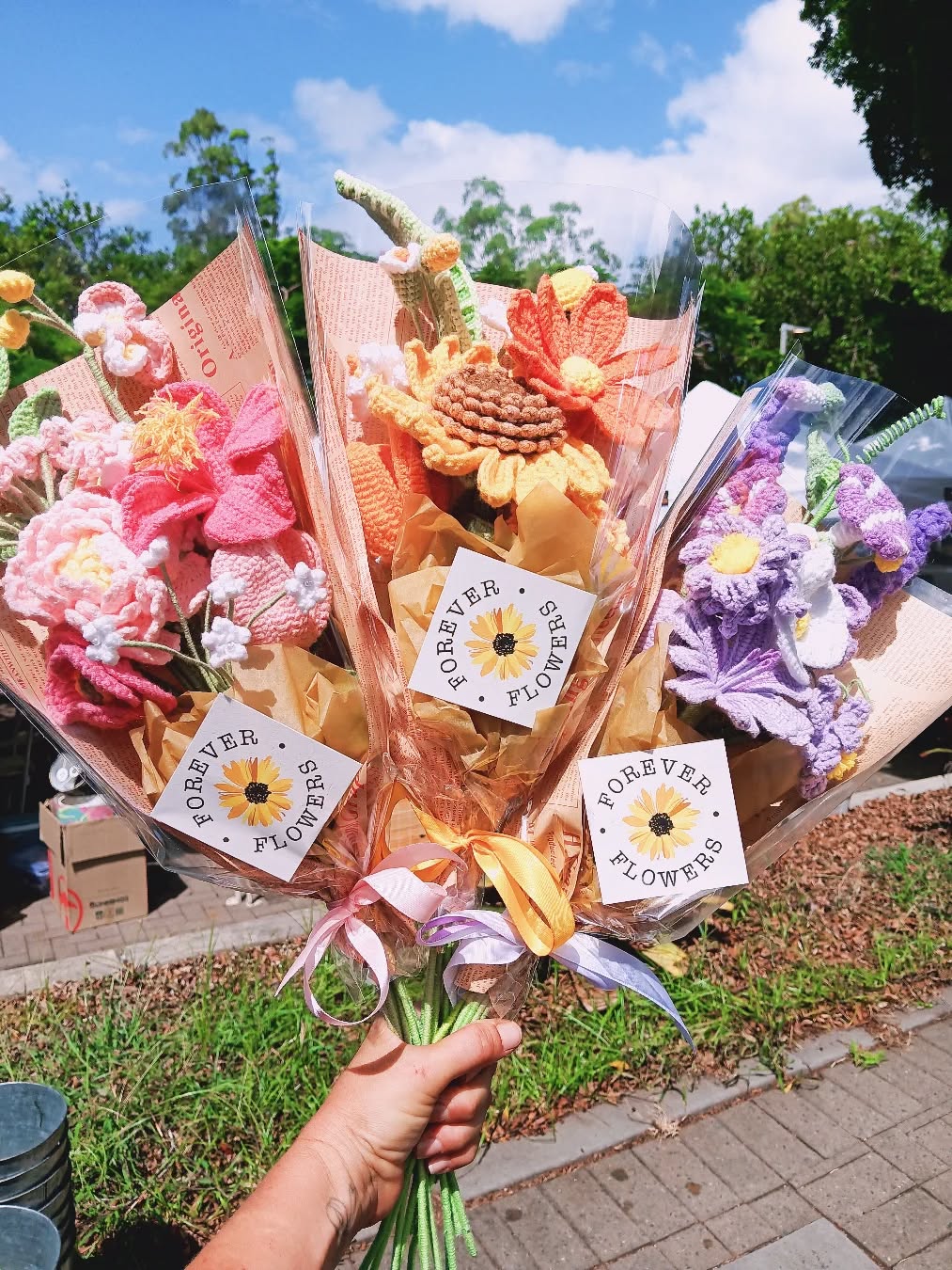 So many cute bouquets heading out for Valentine’s Day next weekend 🥹💐
Feeling the love already 💕
#ValentinesDay #ValentinesGifts #LoveIsInTheAir #CuteBouquets #HandmadeWithLove