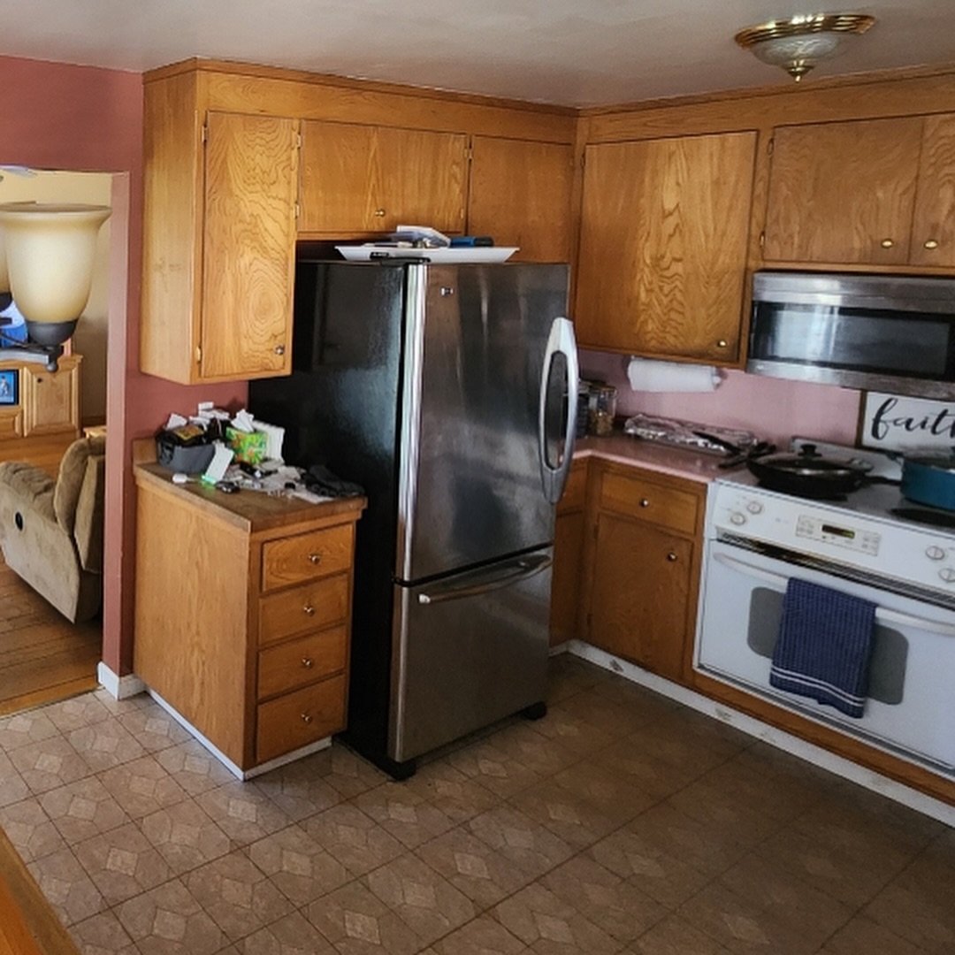 This BEFORE and AFTER kitchen remodel is one that you won’t want to miss! 👀
#kitchen #kitchendesign #kitchenreno #remodel #home #homeliving #demoday #demo #morganhillca #bayarea #contractor #craftbuildersconstruction #beforeandafter