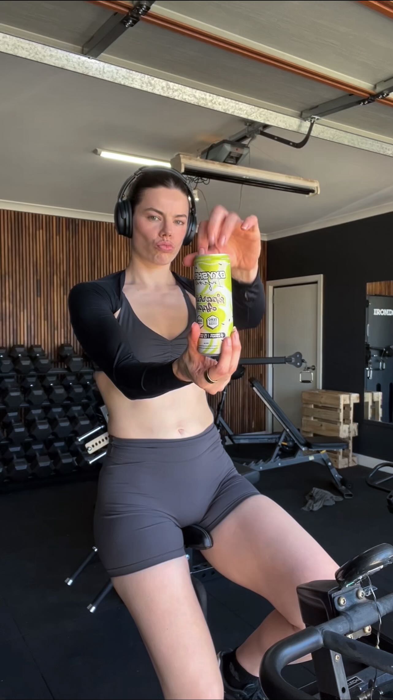 Motivation is unreliable, habits are not.
🤍 Lay out your matching gym clothes the night before to lower mental resistance.
🎧 Use one consistent playlist your brain associates with training.
🤍 Start with 5 minutes of mobility to shift your nervous system before lifting.
🤍 Focus on controlled reps and good form, not just chasing heavier weight.
🤍 Cut caffeine 8 hours before bed to protect sleep and recovery.
🤍 Train for strength and longevity, not ego or aesthetics.
Ad | @ehplabs athlete and using @the.strexi to support mobility and flexibility.
DC: BYBROOKE to save & support me 💪🏼🤍
