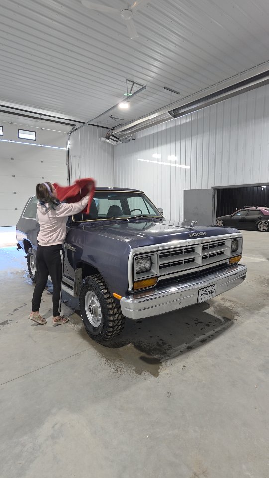 🧼80's vehicles are THE coolest
This Ramcharger was in the shop for an interior Deep clean and an exterior quick polish & seal. I love doing older vehicles, cause they deserve to be brought back to life. 🌞 I used Menzerna 3 in 1 for the enhancement, and Rupes Uno Advanced to lock in and seal that beautiful gloss. Now she's fresh and clean and ready for the swap meet this weekend! 🫶
#lethbridge #smallbusiness #carcleaning #cardetailing #savvydetailing