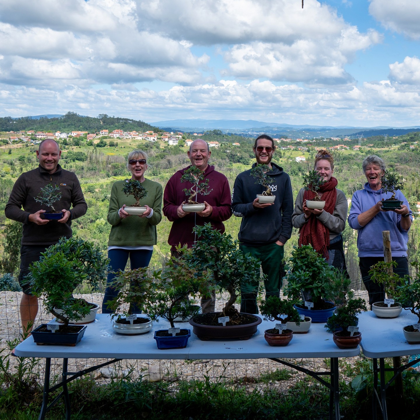 Happy Chappies at the Beginners Bonsai Bootcamp at Chumbaria, Leiria, Portugal 🇵🇹 #bonsai #bonsaitree #bonsatrees #chinesepepper #olivebonsai #citrus #portugal #portugalbonsai #bonsaiportugal #bonsaiclass #bonsaiworkshops #makebonsai #ma-kebonsai #permabonsai