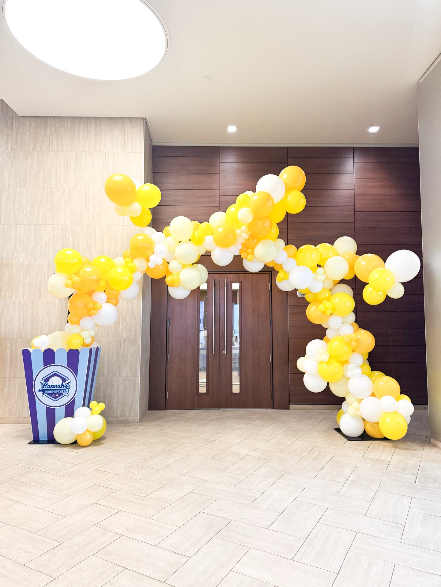 >>insert punny quip using the word POP here<<
Thanks for having us out to help create some Mitzvah magic, @party411events ✨✨✨
#balloonarch #popcornballoons #aeropole #barmitzvahcleveland #clevelandbarmitzvah #batmitzvah #clevelandevents #akronevents #extrabetty #tuftexballoons #tuftexcolorcrew #balloons #ballooninspo #clevelandmoms