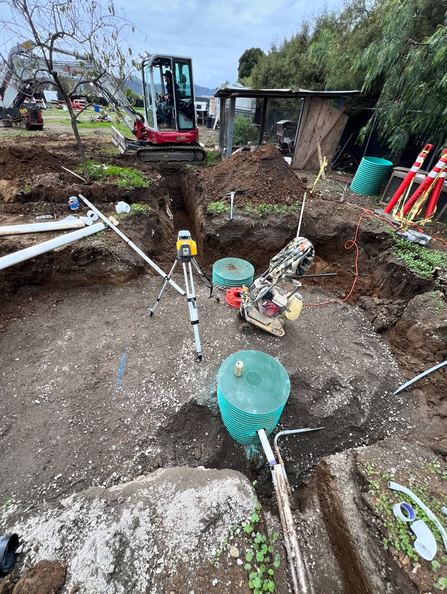 @irishexcavation team hammered out this @orencosystems.inc AX20 advanced treatment system. We really enjoy installing such a robust product, and the result? Highly treated wastewater that is clean enough for irrigation or subsurface drip, an excellent alternative to wasting potable water.
@irishexcavation #irishexcavation #owts #septic #sewer #wastewatertreatment #septicsystem #septictank #orenco #advancedtreatmentsystems #greenreuse #green #mothernature
