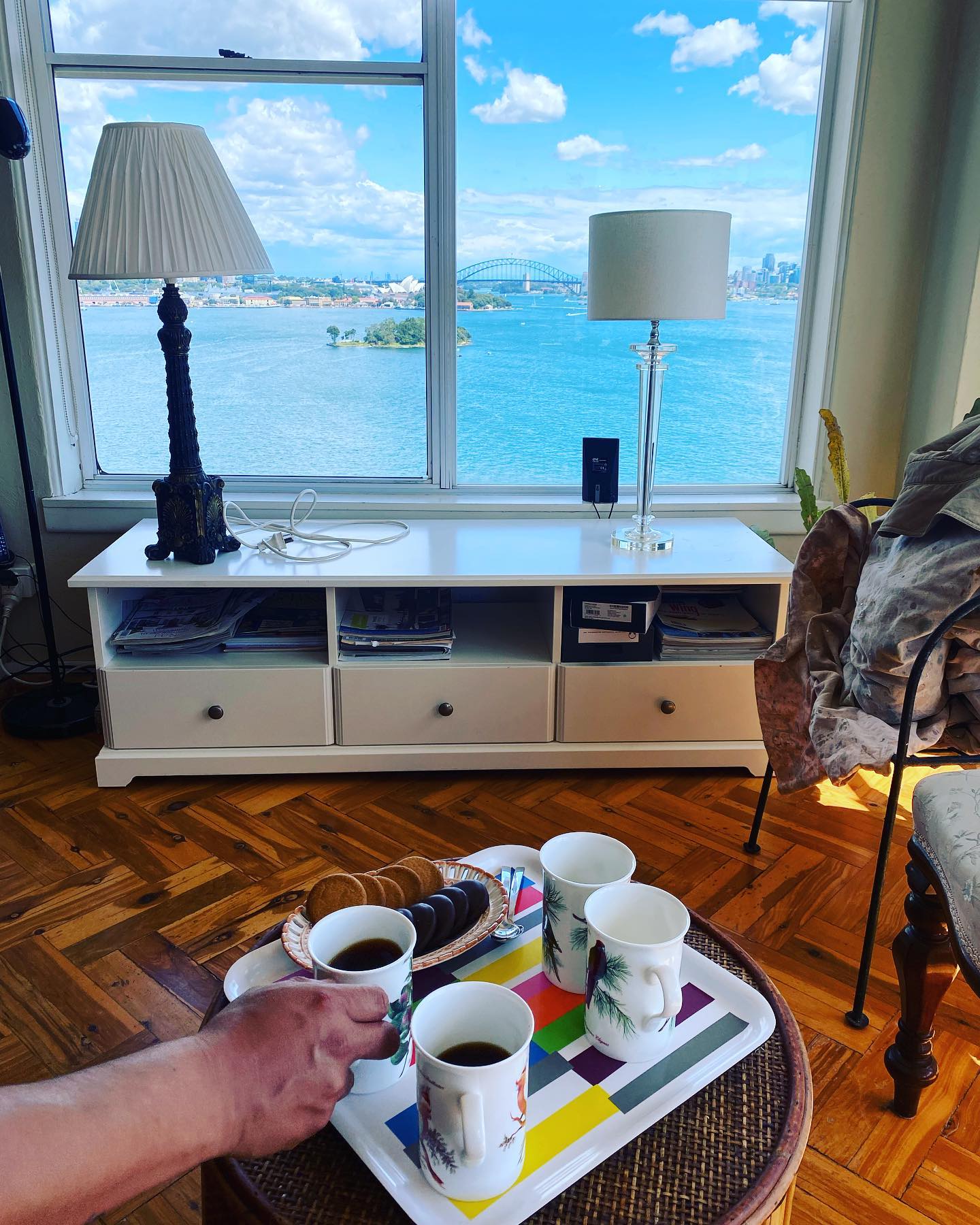 Lovely view to enjoy home brew coffee with our client 🌶🤙🏽.
#pointpiper #sydneybridge #operahouse #removalist #renovations #renovation #movingday #chilliremovals #coffee