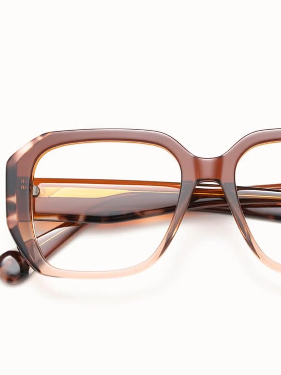 Ok and let’s talk about one of the fan favorites @ Every Eye - Le Parc. The color blocking, the shapes, the colors, the DOT⚫️⚪️ details this year😍 Have we told you how excited we are to roll out this inventory? S⚫️ EXCITED🤓