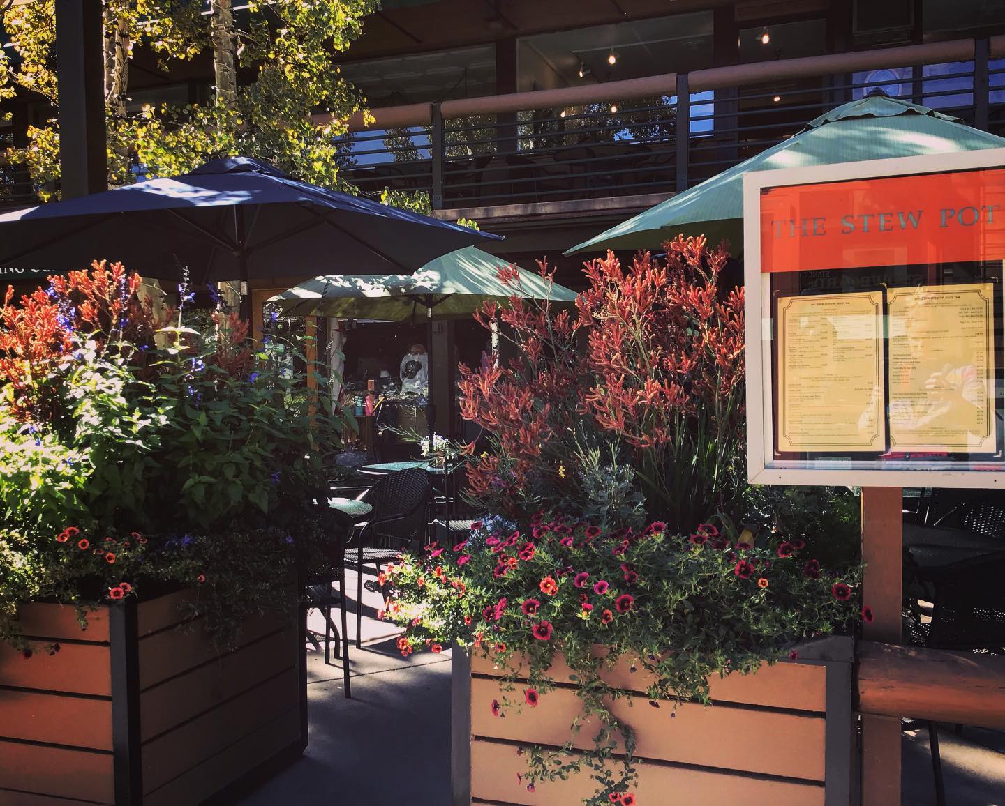 WE ARE STILL OPEN! Come enjoy a tasty bowl of stew on our forever flourishing patio. We are open 11-9pm all week! Saturday is our last day of the season. Don’t miss out!!!! #aspensnowmass #gosnowmass #fourmountainsports #eatsnowmass #snowmasscolorado #aspen #snowmassmall #stewsandbrews #peeptheleaves #visitaspen