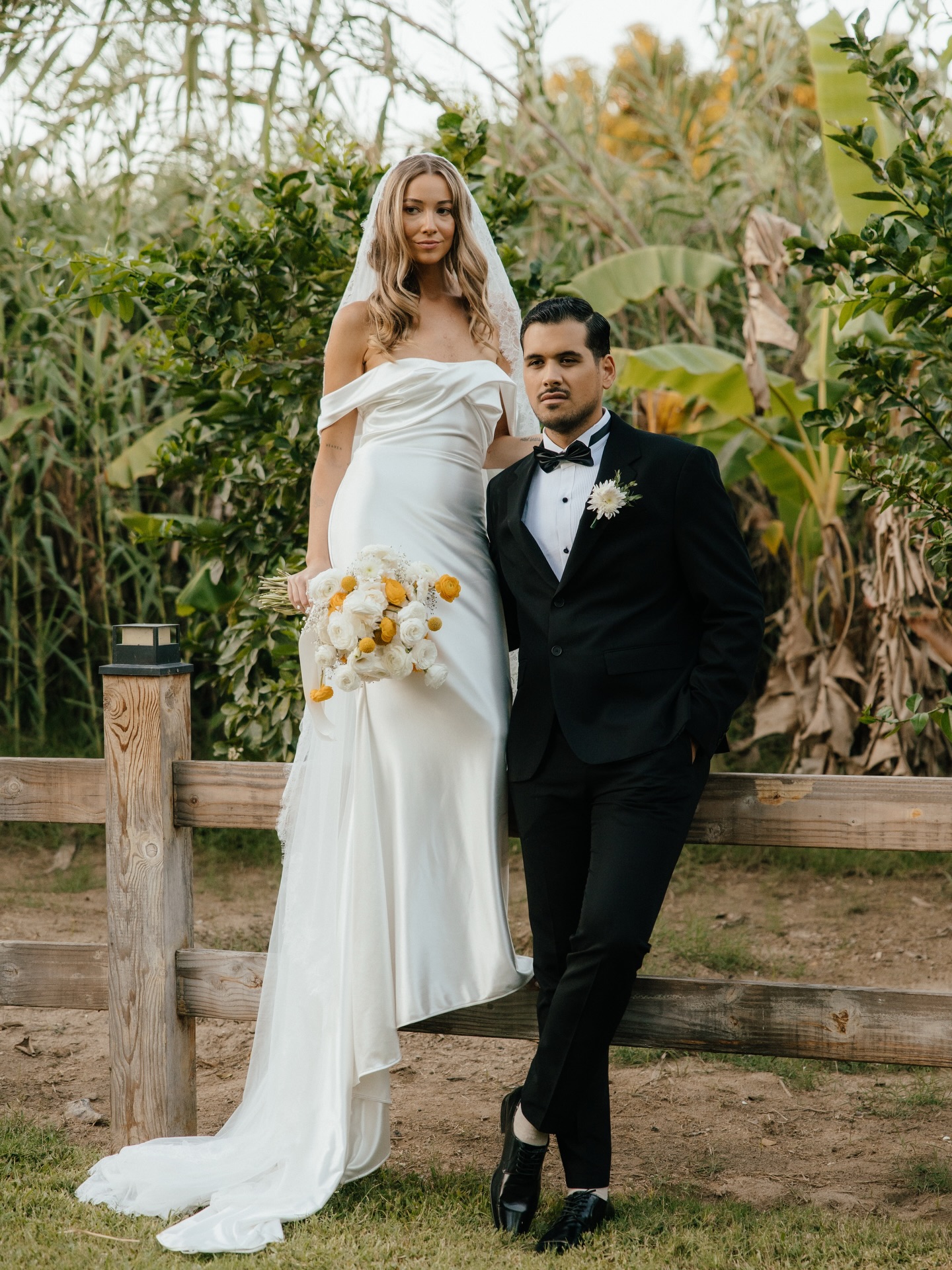 Their love, their vows, their forever🤍
Ally & Luis ✨💫
Venue @suelosurbaja
Bride @ally.corella
Planner @sidesal.proposal
Getting ready space @villavidacabo
Bridal Attire @grace_loves_lace
Cake/Desert @lapasteleriacabo
Rentals/Decor @eventospaniaguas
Favors @etsy
Florals @magnoliafloralboutique
Hair & Makeup @fernandagarcia_beautycabo
Musicians/DJ @andrecabrerabarr
Paper Goods @amordepapel.mx
Photo/Video @adan.photographer
Content Creator @loveendures.content
#suelosur #semilloncabo #esperanzaauberge #acrewedding #bajaluna