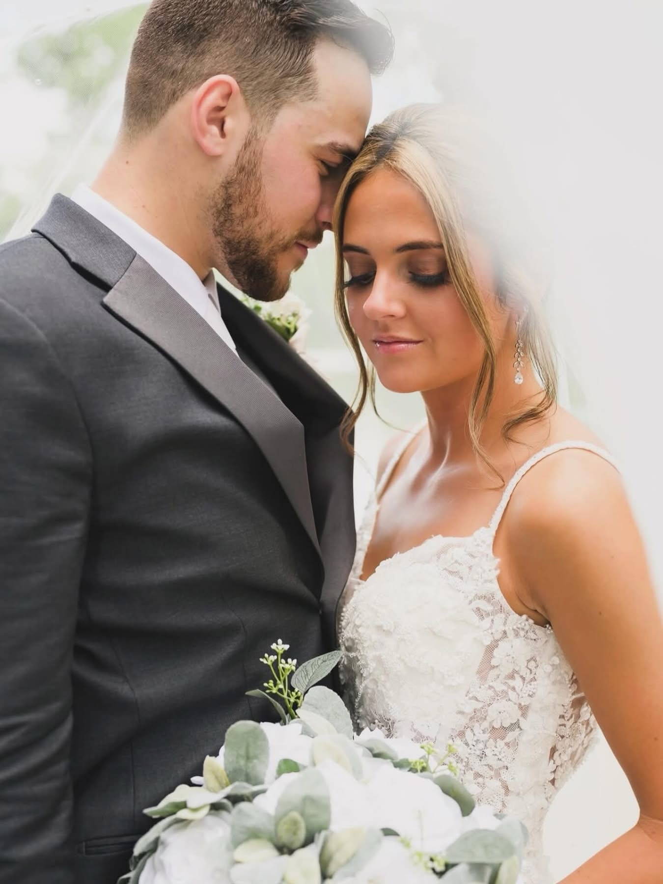 When your dream dress becomes reality 🤍
Bride Alexis in her custom designed gown.
Congratulations @alexisdzuro_
Photos by: @risingashesdesigns