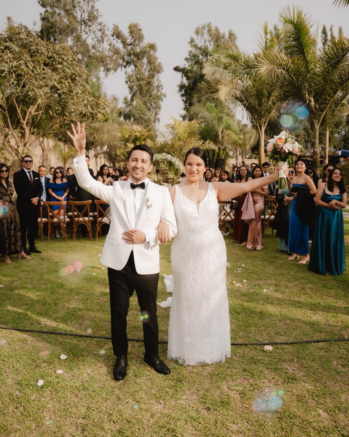 18.10.25🫶🏻
Claudia & Neyser 🩵
🩵Neyser & Claudia
Una boda tan auténtica como su amor.
Sin etiquetas, sin reglas establecidas, sin jerarquías.
Dos historias, un mismo valor:
sentirse especiales, juntos. ✨
📸 @arturo_fernandezr
#lifestyle #love #wedding