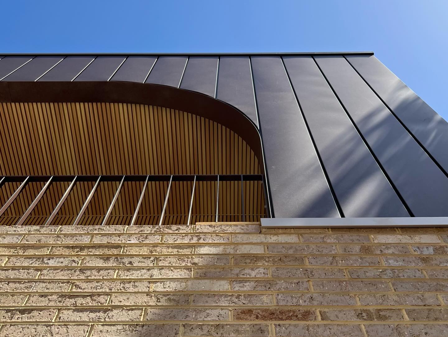 It’s always rewarding to see early facade concept drawings take shape on site. Concept elevation studies prepared in collaboration with @caitlin_setsquarestudio
With brickwork by @littlehamptonbrick , metal cladding by @unicotesteel and composite cladding battens by @brittontimbers
Great progress on site with lpconstructions— it’s starting to look fantastic.
📸 HuM Architects
#homedesign #customhome #materialpallette #concepttocompletion #humarchitects