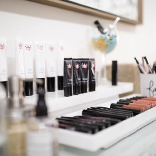 **Needing a fresh look? Read this.**
What worked for your skin and makeup years ago may not be benefiting you now—and in many cases, it’s actually working against you.
Skin changes in our 30s, 40s, 50s and beyond. Trust me I'm living proof! Hormones shift. Cell turnover slows. Collagen declines. The nervous system plays a bigger role in how skin reacts and ages.
Old routines and outdated makeup techniques stop working—and can even make skin look older.
This is where education matters.
✨ What we focus on:
• How your skin is changing and why
• What to stop doing (and why it’s no longer serving you)
• How to simplify skincare for healthier, stronger skin
• Color and makeup techniques that enhance—not mask—you
• Practical tips tailored specifically to *you*
This isn’t about trends or doing more.
It’s about doing what’s right for your skin **now**.
SCHEDULE, What's In Your Makeup Bag" for this week and get 15% off your purchase!
Looking refreshed, confident, and aligned with where you are today starts with updating your approach.
— Genelle & Emily
Face It Skin
#makeup #FaceItSkin #happyvalleyoregon #makeuptutorial #oregonesthetician