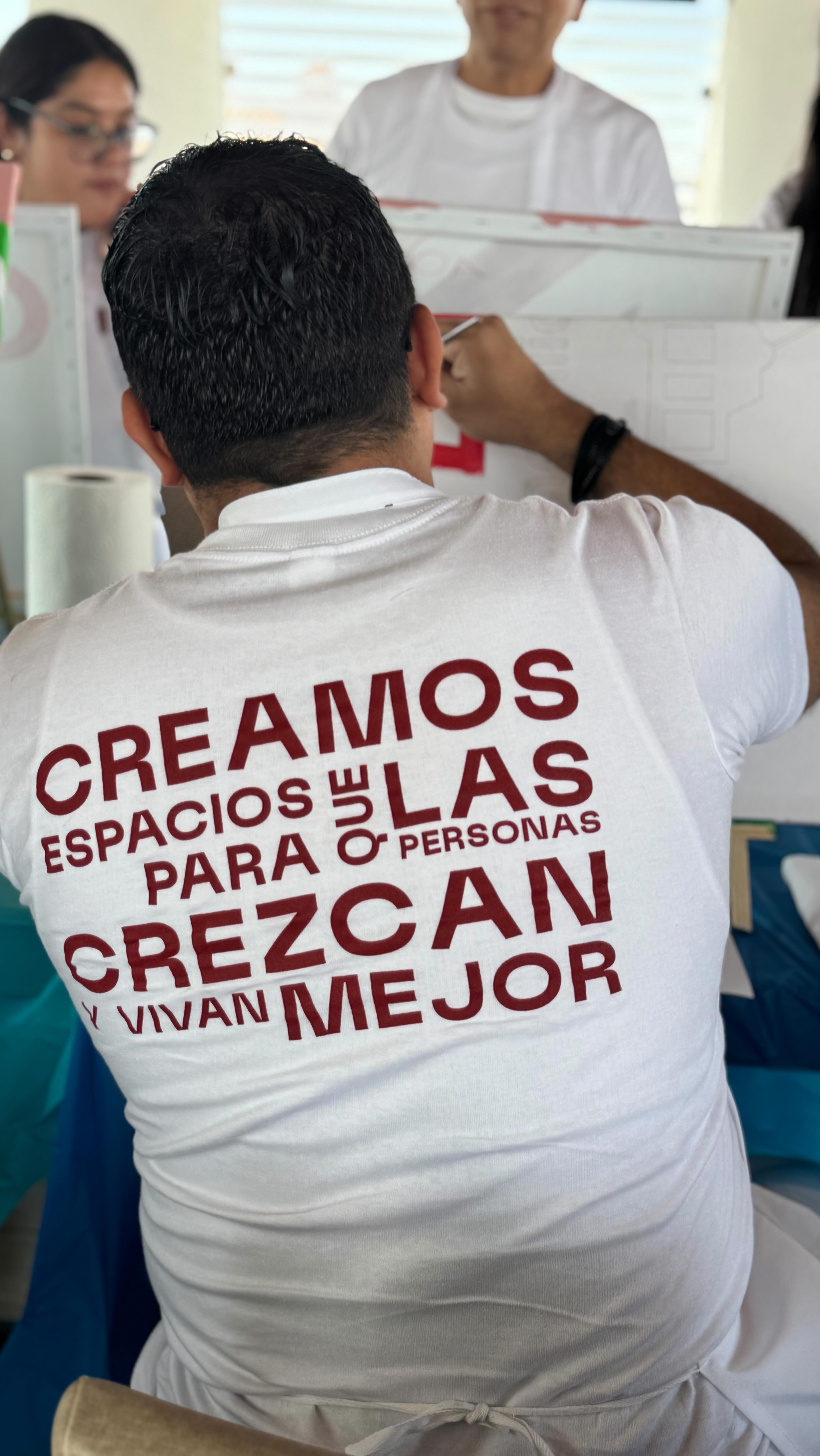 Este no es un Team Building tradicional.
Es una dinámica diseñada para empresas que necesitan mejorar comunicación y colaboración en sus equipos.
👉 ¿Te gustaría diseñar una experiencia de team building alineada a los objetivos de tu empresa? Escríbenos.