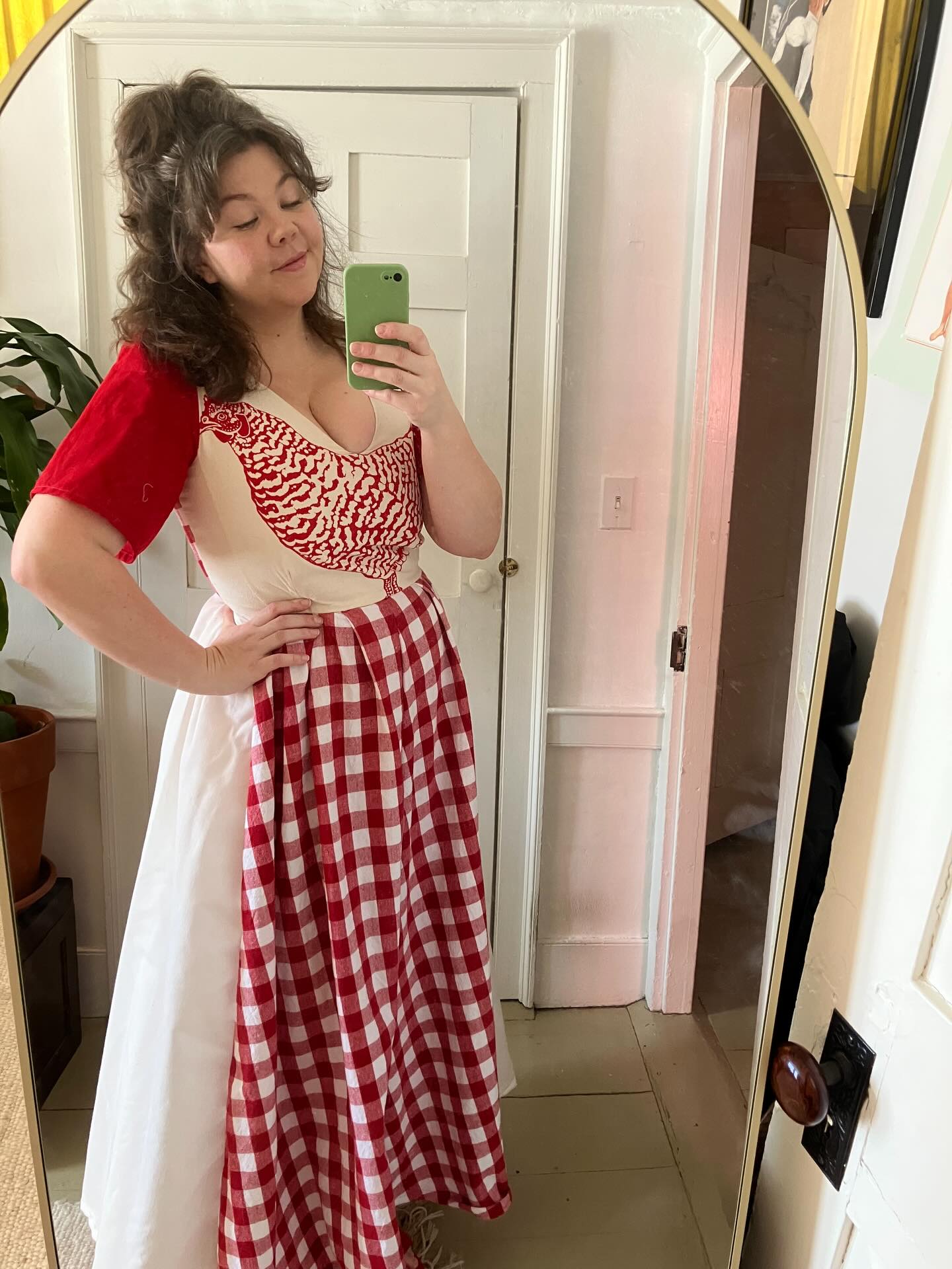 Custom order your own fitted Chicken Dress. Featuring Maine fabrics reimagined.
These dresses are made to order and typically ship in 2-3 weeks. The perfect summer picnic dress or a very quick winter romp.
Made from Cotton
Link in bio 🐔♥️🐔
#chicken #mainemade #custom #vintagefabric #repurposedfabric