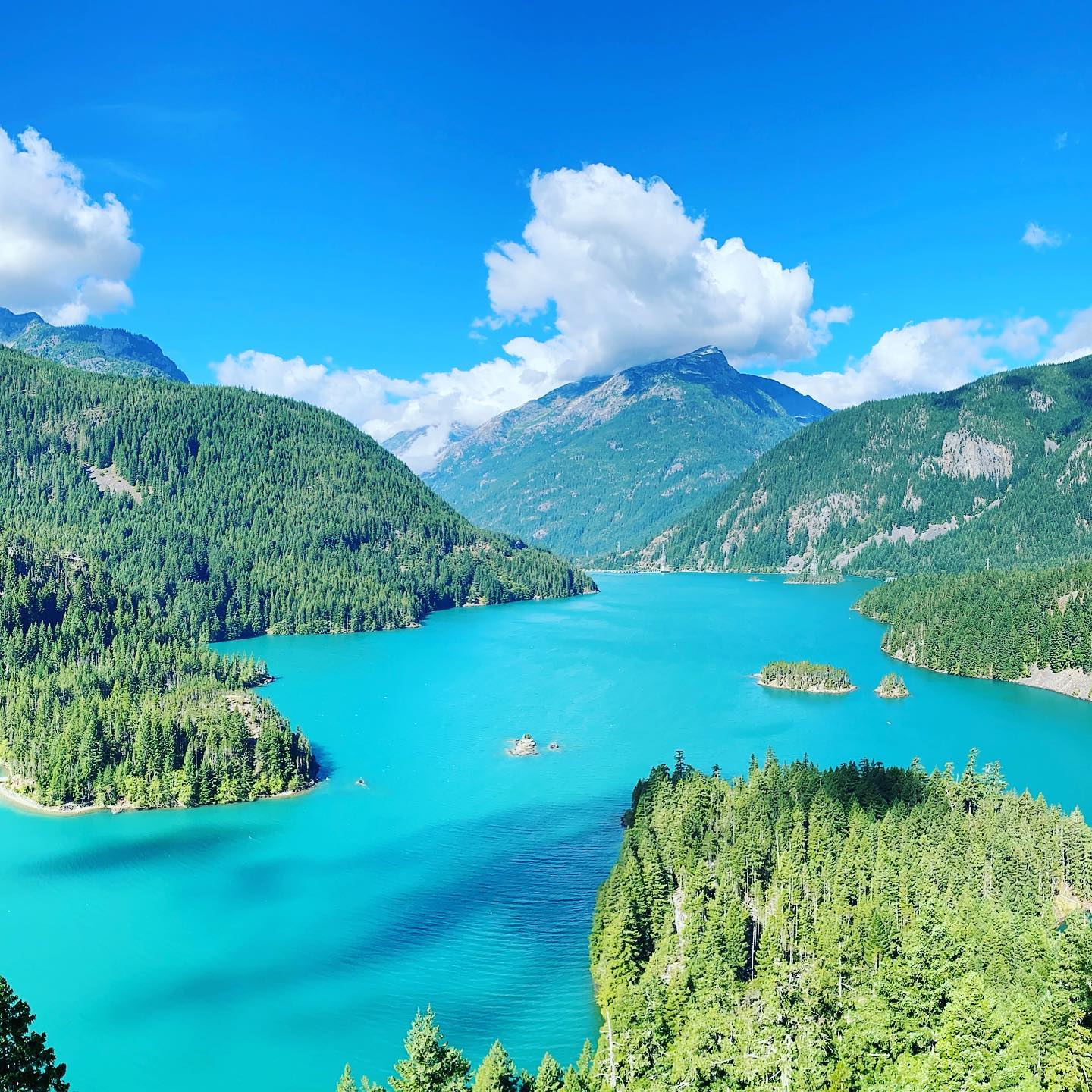 NEW BLOG POST IS LIVE!
We’re launching a category on US National Parks on the Spread the Wanderlust blog, and starting it off by featuring some of the best that the Pacific Northwest offers, by way of our first guest contributor!
Featured today is Diablo Lake as seen from Thunder Knob Trail inside North Cascades National Park. Head over to the blog to read more about this hike, as well as several others within the park!
📸: @pnw.hiking.trails
