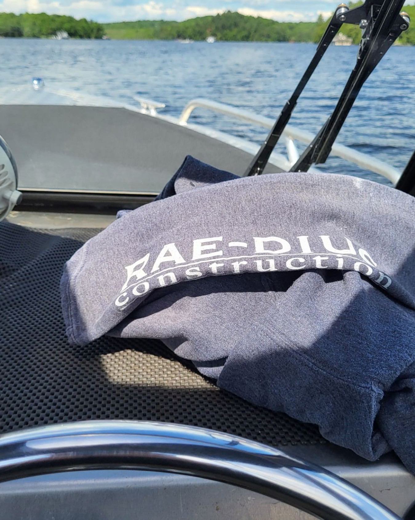 Back into summer commuting! ☀️🚤#boatlife