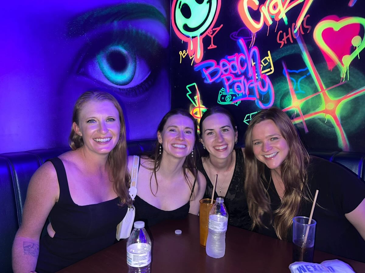 Cabo nights, best friends, tasty drinks, and music that never quits 🍹🎶✨
#cabosanlucas #mexico #girlsnight #wedding #bachloretteparty