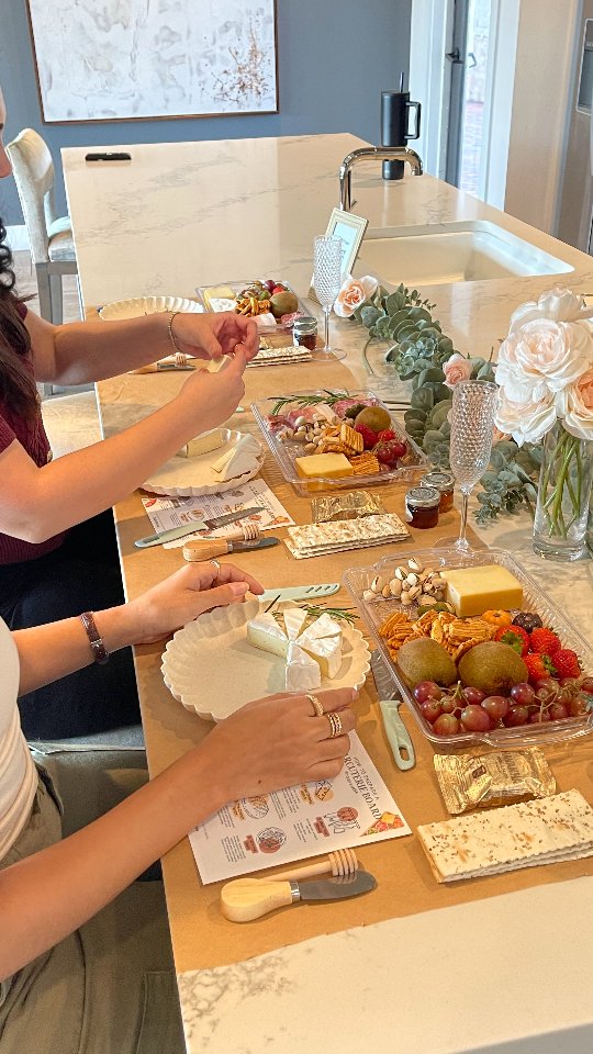 An encore for the couples to celebrate all week 🧀❤️ Couples charcuterie class February 17 at Armature Works
#datenight
#CharcuterieWorkshop
#CheeseAndWine
#tampaevents