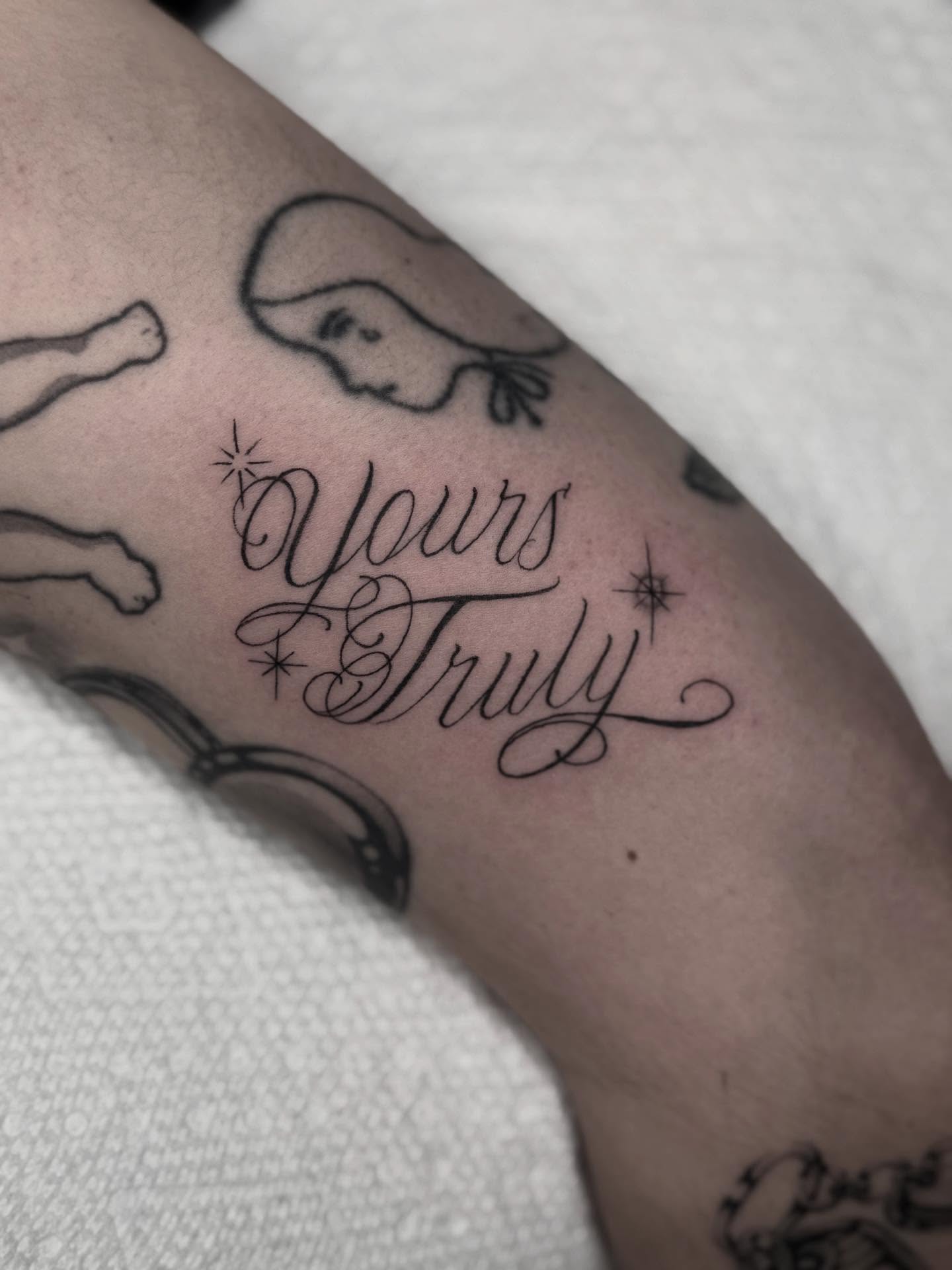 For my good friend Meg, thank you 💘
Want some script done?
1 word= $150
2 words= $180
3 words= $200
By appointment only, not available for walk-ins. Message me to secure a spot.
