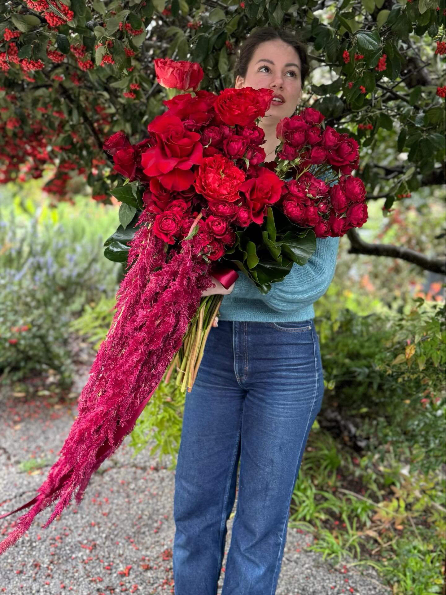 Holding love, literally 🌹