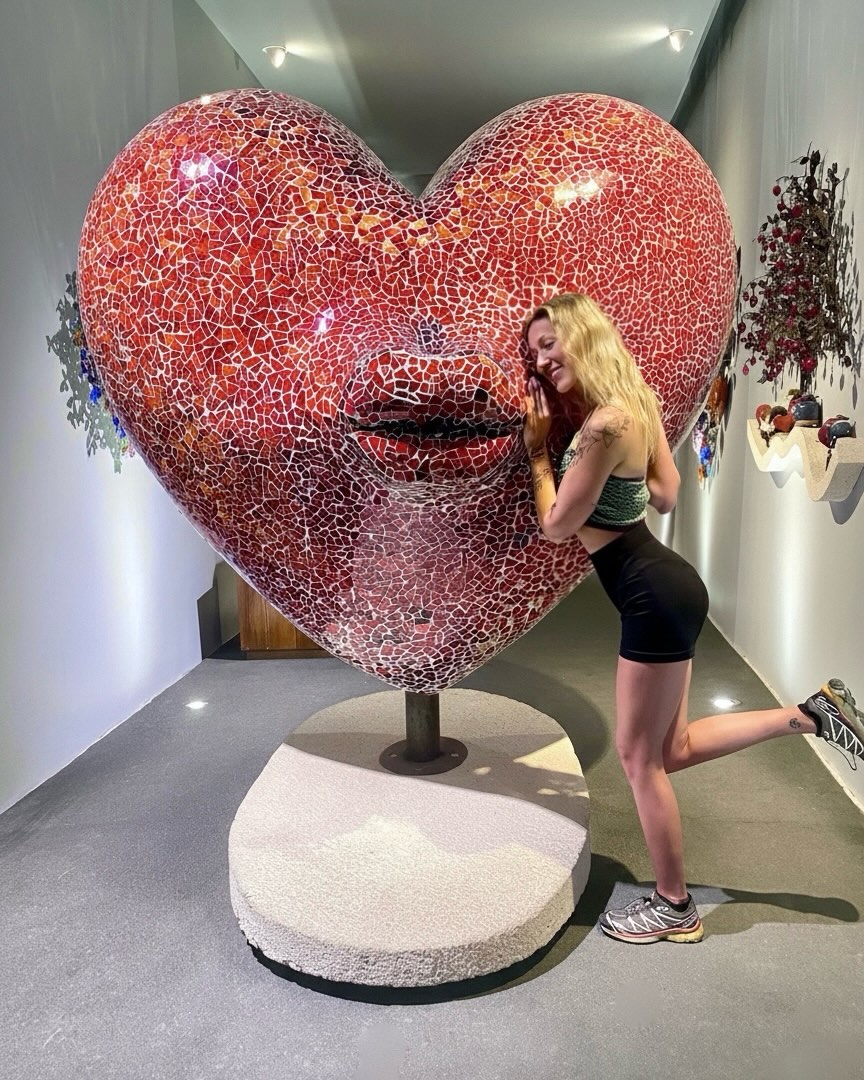 Stop scrolling. 💌
It’s Valentine’s Day.
Choose you. 🫶✨
I’ve been single for almost 3 years…
And I’ve never felt more powerful.
More peaceful.
More aligned.
When you truly know your worth,
you stop chasing.
You attract. 🔥
Better love.
Higher standards.
Cleaner energy.
Love yourself first.
Everything else rises to meet you. 🦋🤍
Today, romanticize your own life.
Do whatever reminds you that you are the prize. 👑
When you’re ready to step into that version of you…
you know where to find me.
With love, Happy Valentine’s Day! 💖
@dame.naturopathe 🌿
#HolisticHealthCoach #SelfLove #SelfCare #Naturopath