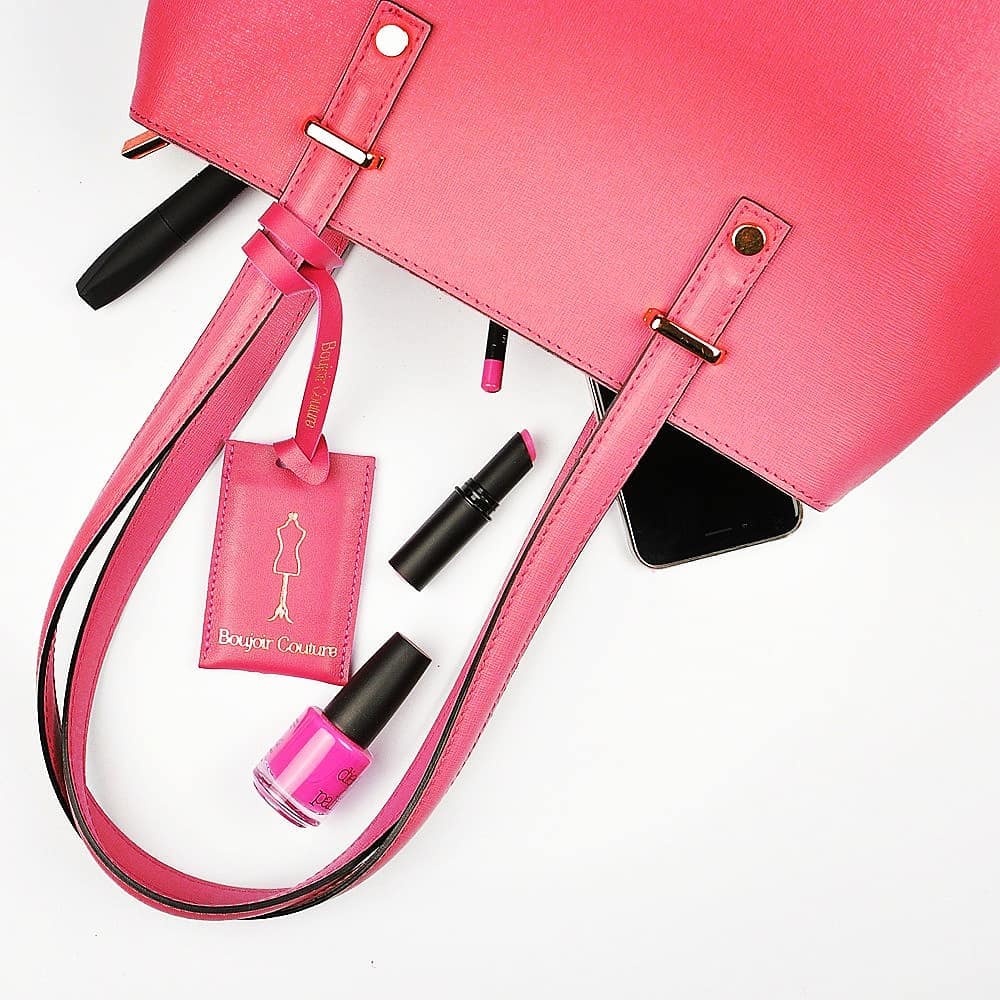 Noi sentiamo già l'aria di #primavera e voi? Non trovate che il #profumo perfetto per questa stagione sia il nostro #corallo? D'altronde lo dice anche #Pantone che ha scelto il #LivingCoral come #coloredellanno !