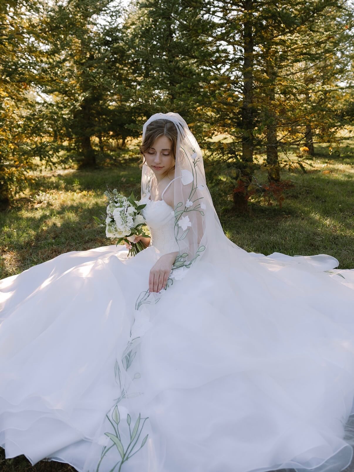 A fairytale moment at Cedar Valley Forest
logerringerphoto.pic-time.com
#yourdayyourforever