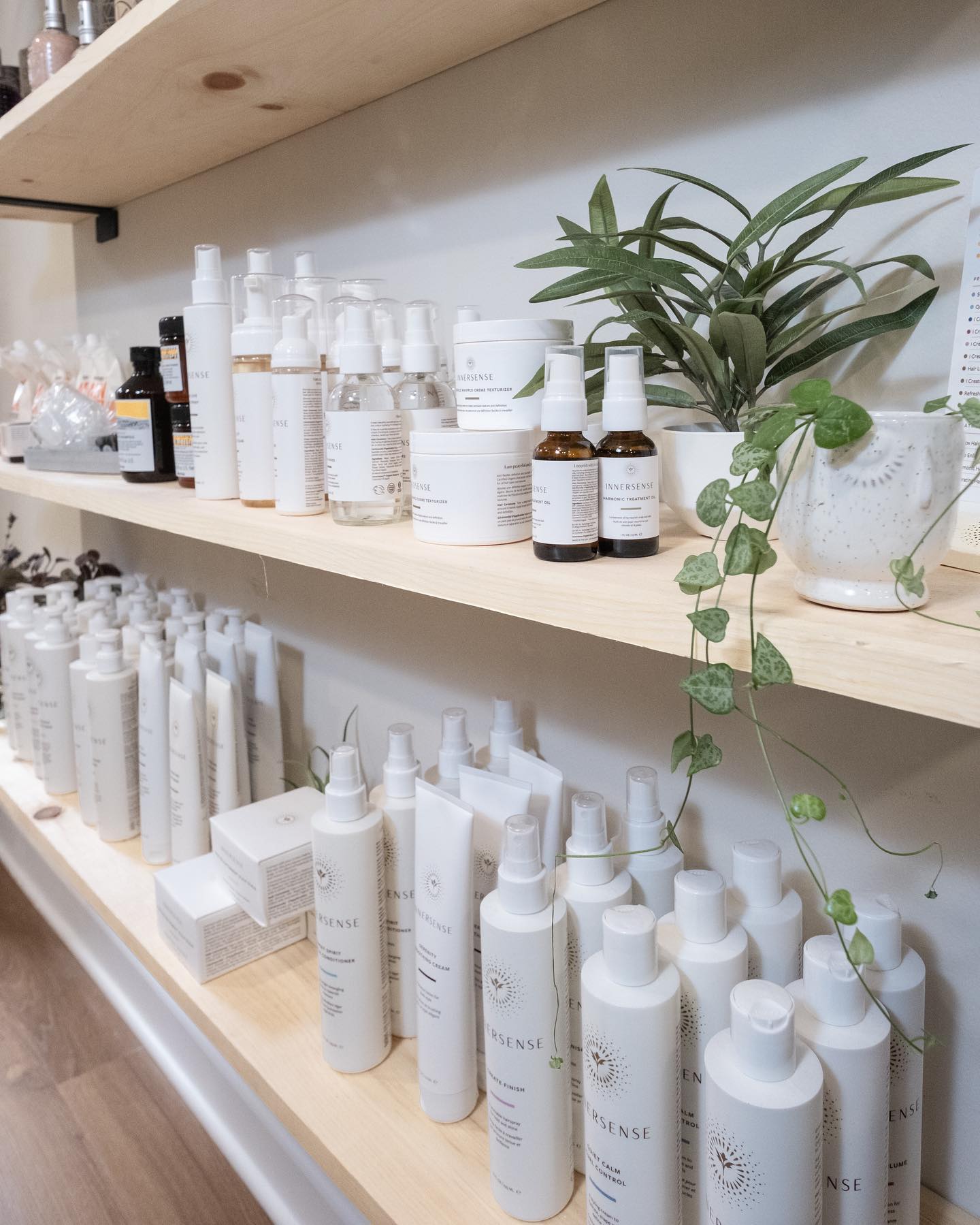 Did you know @vogue just ranked @innersenseorganicbeauty hydrating cream conditioner as one of the best in clean haircare?!
Of course we already knew that! We love Innersense for so many reasons …
🌱they are a B-Corp
🌱use certified organic ingredients
🌱are leaping bunny certified
🌱use natural fragrance
🌱and care about people and the planet and we genuinely see great results from this line up!!
Finding good quality clean beauty can be hard the scout out and we’re so proud to carry only lines we truly believe in 😍
follow our link in our bio to buy or stop in soon for an appointment and a recommendation✨
•
•
•
#cleanbeauty #nontoxicsalon #innersenseorganicbeauty #fredericksalon #frederickmdsalon #marylandsalon #holistichairstylist