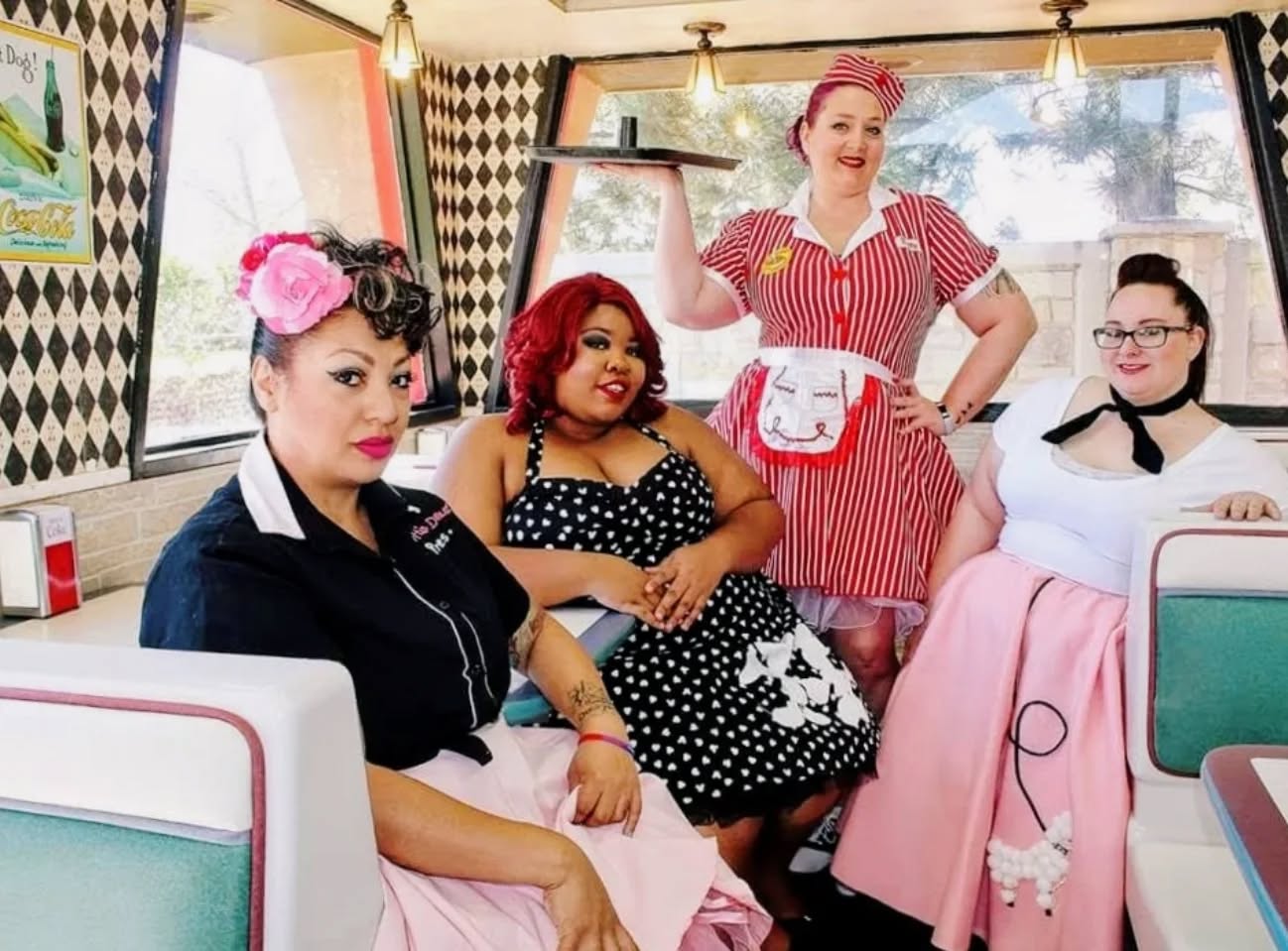 A little flash back Friday if you will, at one of our fave spots Woody's Drive-in! 💋
Dame, Dottie Deuce, Dame, Luscious Cee (Ret.) Dame, Lavender Lily & Dame, Tootsie (Ret.) 🍟🍔
.
.
.
#woodysslc #damesnation #community #redlips💋 #damesfamily