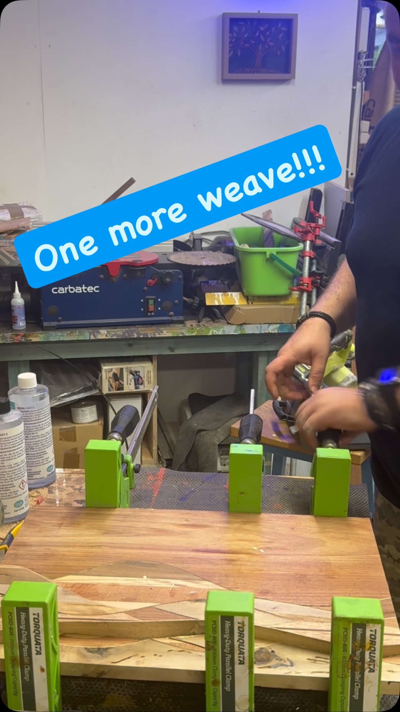 One more weave. Really have to clamp strong to try and minimise voids….. #servingboard #charcuterie #woodworkingcommunity #charcuterieboard #bespoke