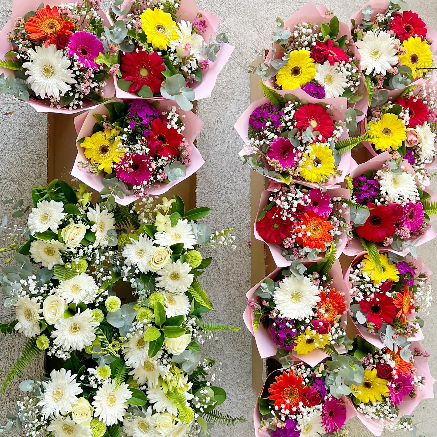 Little bouquets perfect for any corporate for large event events!
#patriciasflowers #bouquet
