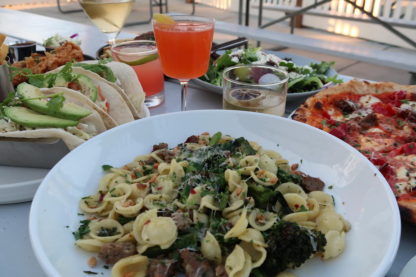 Weather is getting nice again! Come grab a spot on our patio, and enjoy one of our many delicious entrees! 🍸🍴
#springtime #eightacresbrentwood #patio #niceweather #cocktails #goodfood #goodmood #newrestaurant #resturants #pizza #pasta #tacos #steakfrites #drink #yum #betterinbrentwood #brentwood #eightacres #eightacresexperience