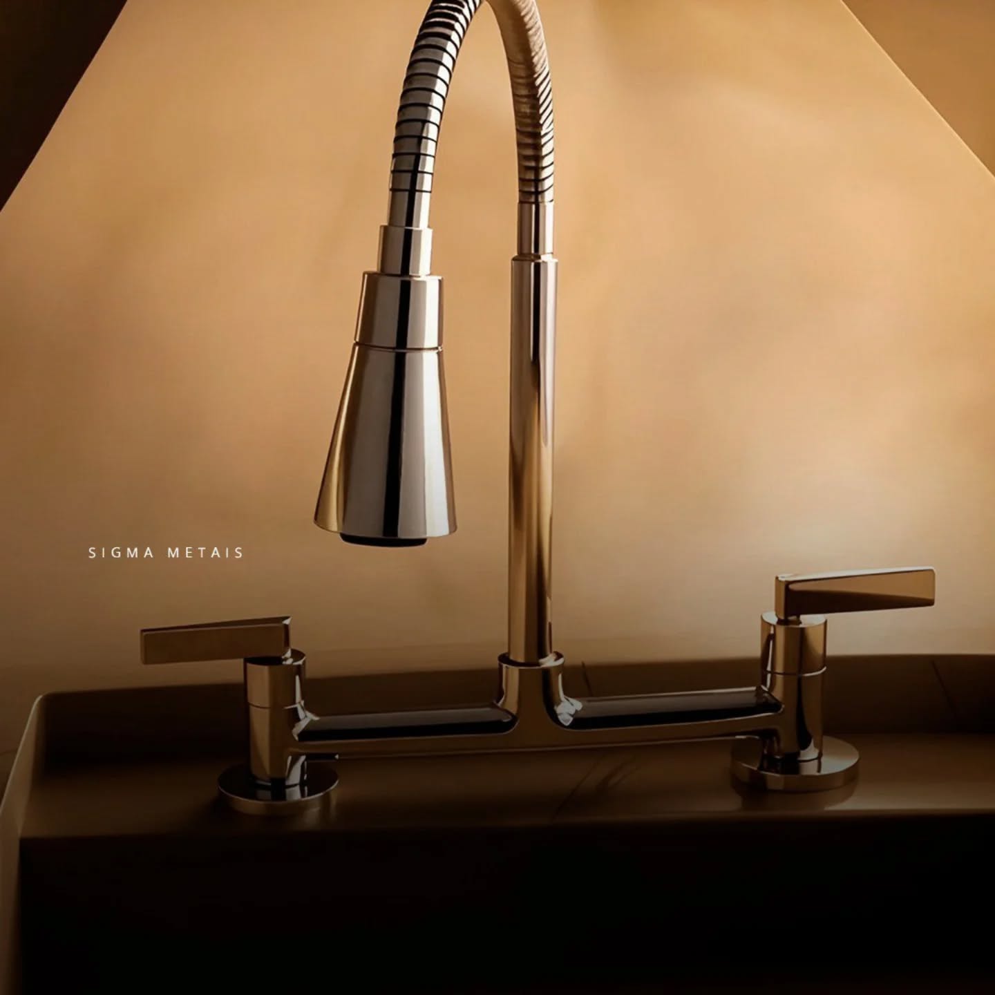Sofisticação e beleza com muita versatilidade.
Assim é o Misturador Cone Gourmet Duplo Jato 1256 da Sigma Metais
Seu formato gourmet cônico traz modernidade, inovação e requinte ao ambiente.
O seu inovador tubo flexível proporciona mobilidade, flexibilização além de um design moderno que é um diferencial.
O arejador possui dois jatos de saída de água: modo chuveirinho ou jato concentrado. Que auxilia muito nas tarefas diárias.
Além disso, seu arejador promove um fluxo de água silencioso, e evita pingos indesejados na bancada, cuba e pia. Direciona o jato com maior precisão para o ângulo desejado. E o tubo flexível permite o ajuste da altura e largura do produto, podendo adequá-lo às pias de diversos tamanhos.
O tubo flexível se torna um aliado nas tarefas diárias.
O Misturador Cone Gourmet Duplo Jato 1256 permite o controle preciso de água quente e fria, oferecendo conforto e versatilidade.
Acionamento 1/4 de volta, é controle da temperatura da água de forma suave, misturando água quente e fria com precisão para atingir a temperatura ideal.
O mecanismo interno utiliza tecnologia de cartucho cerâmico, que garante vedação perfeita, durabilidade e operação fluida. Isso evita vazamentos e facilita a regulagem entre água quente e fria, mesmo com uso constante.
Compatibilidade com sistemas de aquecimento, o misturador para cozinhas e lavatórios foi projetado para funcionar com aquecedores a gás, elétricos ou solares, adaptando-se a diferentes configurações residenciais. Suporta temperaturas de até 70°C, garantindo segurança e eficiência.
Com acabamento cromado impecável da Sigma Metais que conta com quatro camadas de proteção. E liga de cobre que adiciona resistência à corrosão e fornece durabilidade.
Resistente a oxidação e desgaste.
Feita 100% em metal!
É qualidade para suportar o uso diário com segurança sem perder a beleza da peça. 🛡️
Transforme sua cozinha com o Misturador Gourmet Cone Duplo 1256 da Sigma Meta! ✨
#SigmaMetais #misturadoressigmametais #cozinhas #metaissanitários #designinterior
