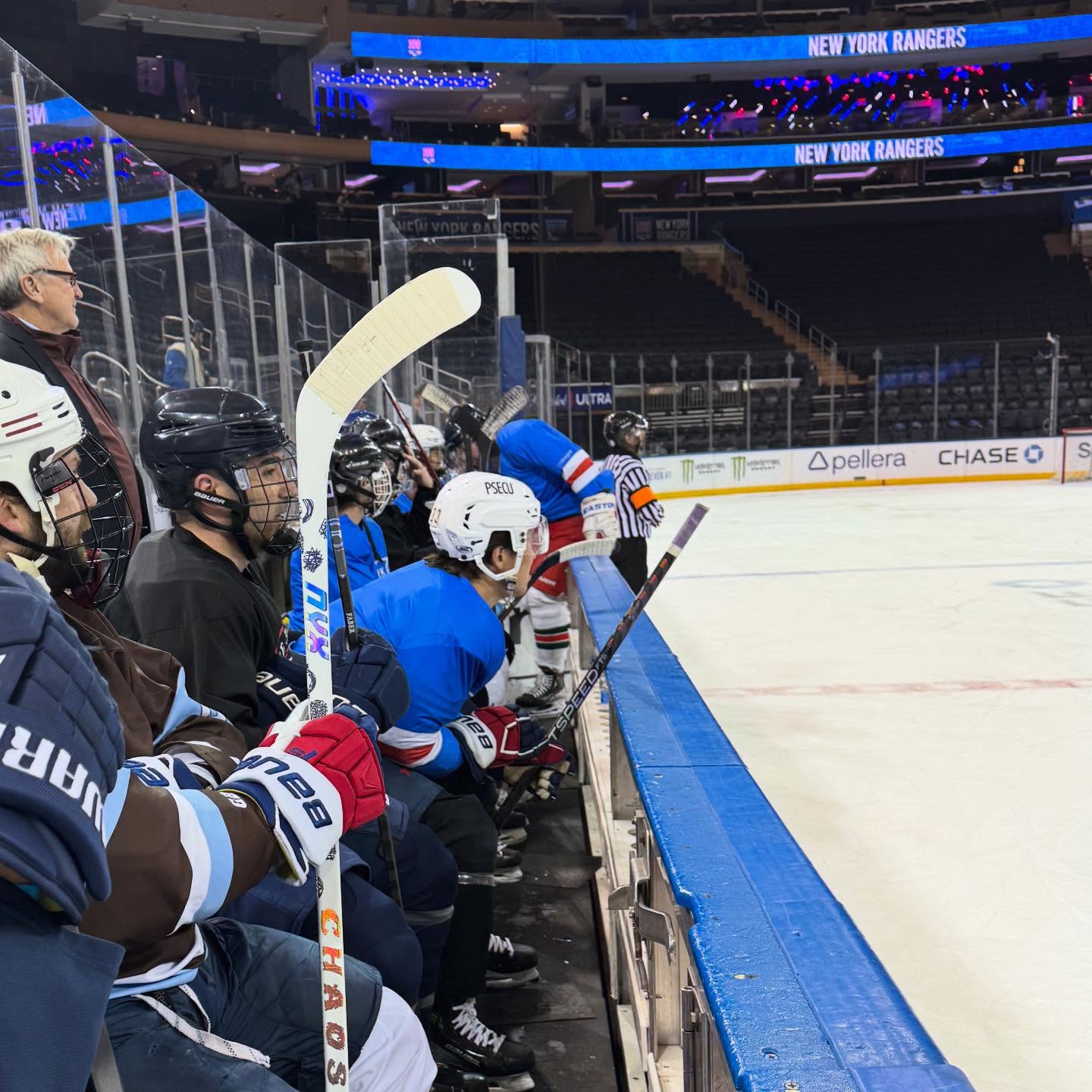 NYX Chaos and Nemesis make their first appearances at MSG! We love seeing players showcasing their BEST PERFORMANCE on the ice with the proper equipment.
What an amazing event with beer league 🍻, college 👨🏻🎓, and former pros (plus legends Glenn Anderson and Adam Graves) 🏒all coming together as a community to enjoy this game we can’t stop, won’t stop loving! Proud to see our product in action 🫶
#nyxhockey
#growthegame