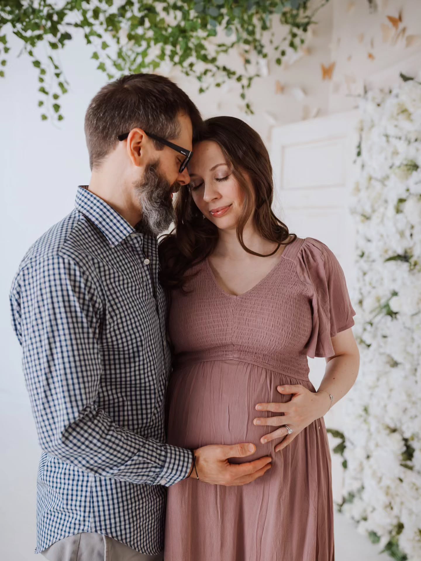 Mallory and Kurt ✨️
What an honor to see you both grow. I am very excited to meet your little addition.
•
#ohioareaphotographer #theknotpro #maternityphotography #mommatobe #picoftheday