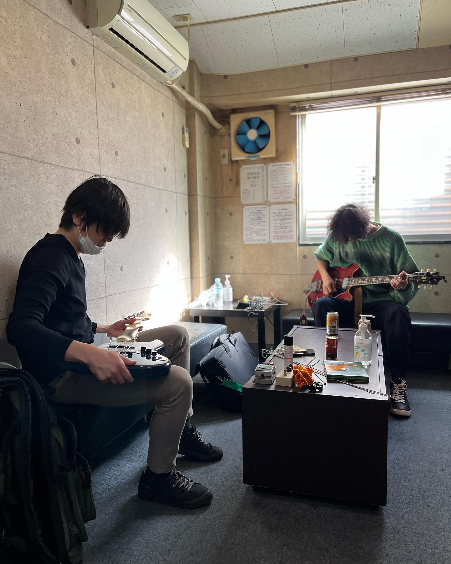レコーディング前の1風景
Preparation for the recording.