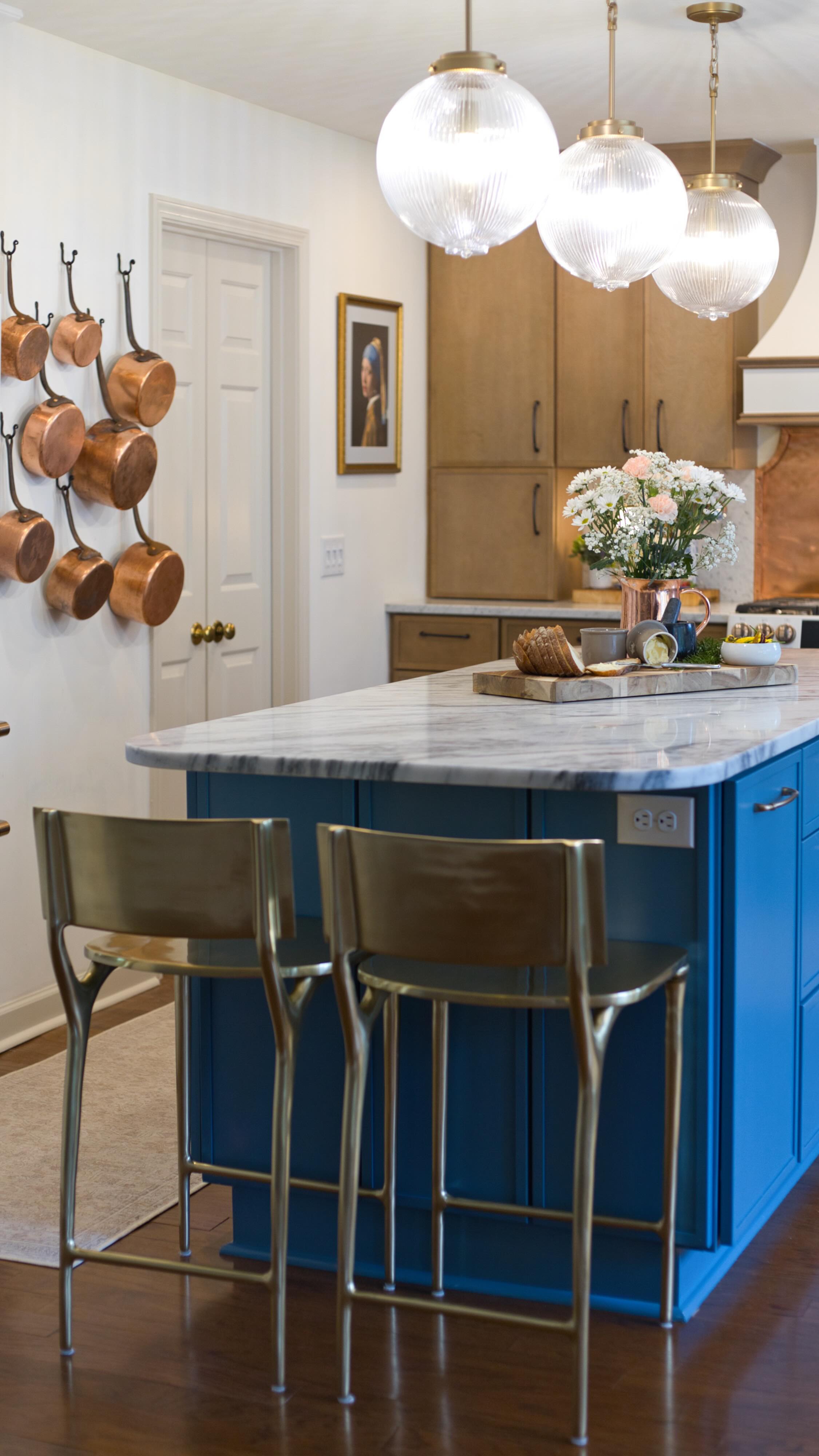 Our Vermeera Kitchen, an English cottage inspired renovation defined by natural materials, mixed metals, marble, wood, warm colors, soft lighting, beautiful blues, velvet, plants, and lux details. I could not be more proud of this project, and still cannot believe that I completed it 6 months pregnant! From creating a better layout, to efficient storage, and designing a truly lovely atmosphere, I love everything about this kitchen. So much so that I told my client if she ever sells her house I’m buying it. 😄 What is your favorite part?
#nowthenstudios #kitchenrenovation #woodkitchen #englishcountrycottage #greenvilleinteriordesigner