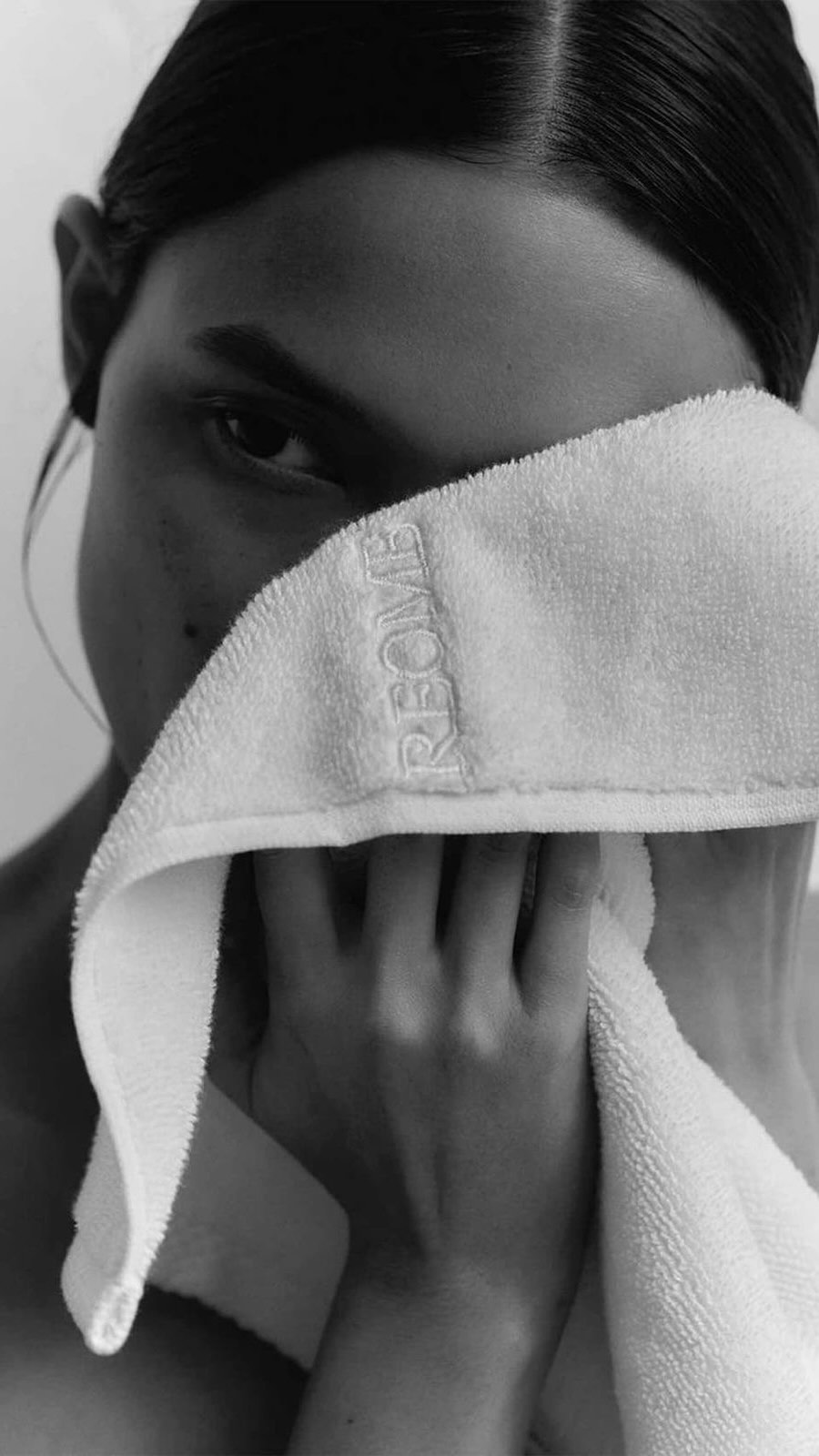 Si te llegó este video es porque alguien quiere que le regales calidad de piel esta Navidad.
Recuerda que nuestros precios especiales van hasta final de año.
Botox, bioestimuladores, esperma de salmón y mucho más para cerrar el 2025 con piel luminosa y saludable. ✨🤍 #medicinaestetica #skion