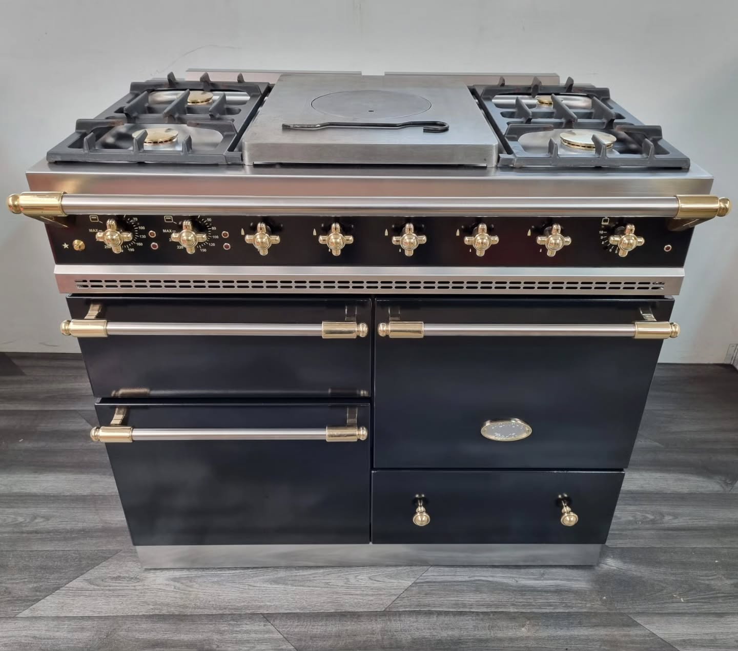 Lacanche Macon - Black & Brass
#lacanche #brass #Cooker #oven #kitchen