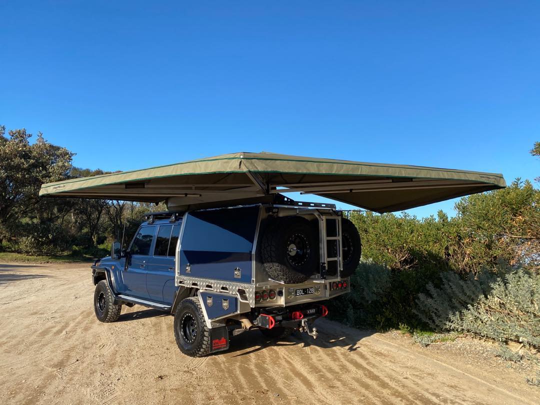 ostrich awning on 79 series cruiser