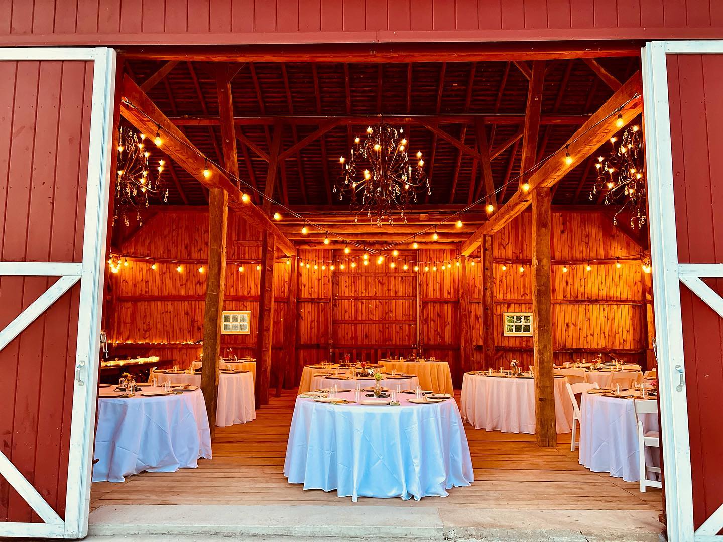 The barn is all set up for Elizabeth & Andy’s special day ✨ 8/12/22